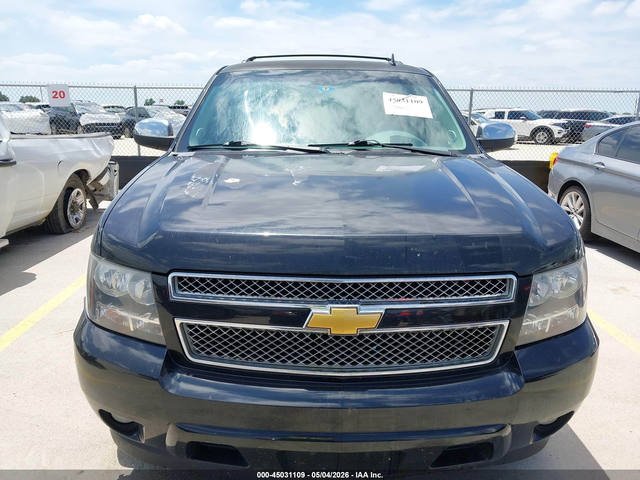 CHEVROLET TAHOE image 6