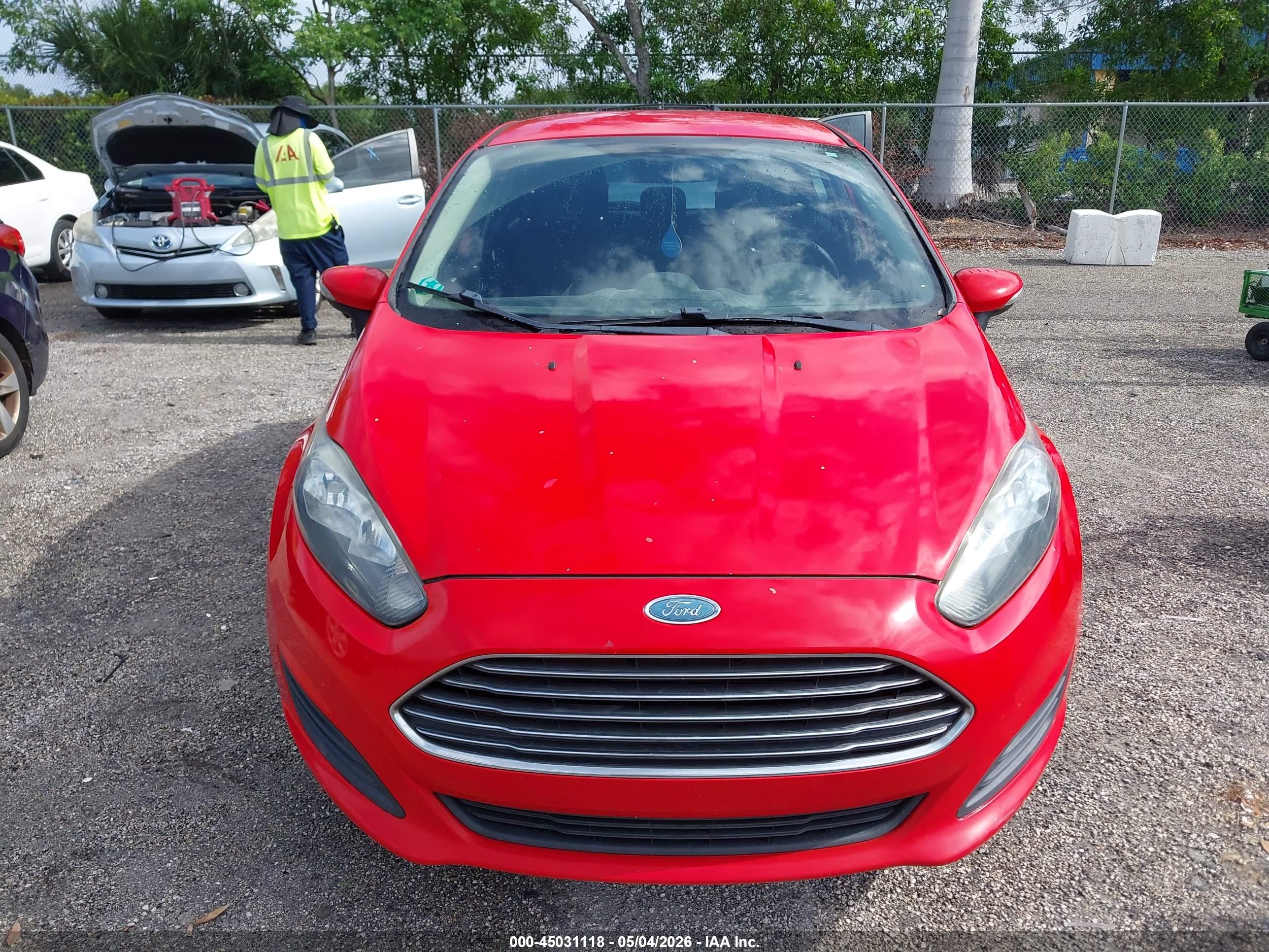 FORD FIESTA image 6