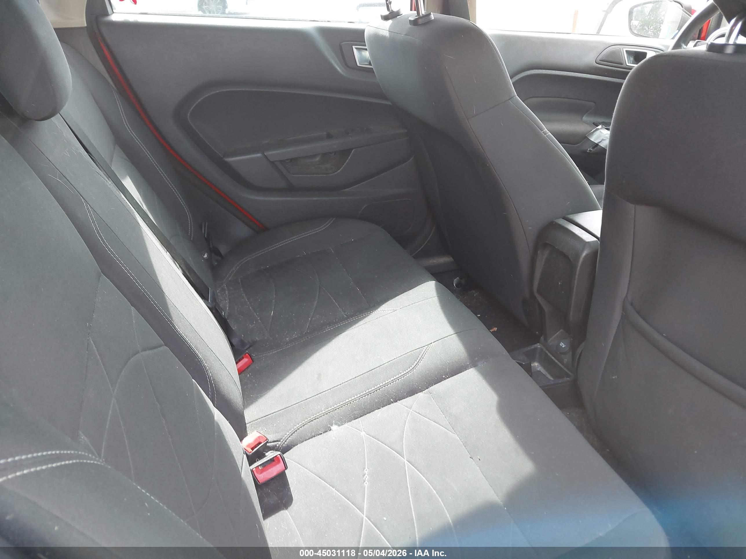 FORD FIESTA image 8