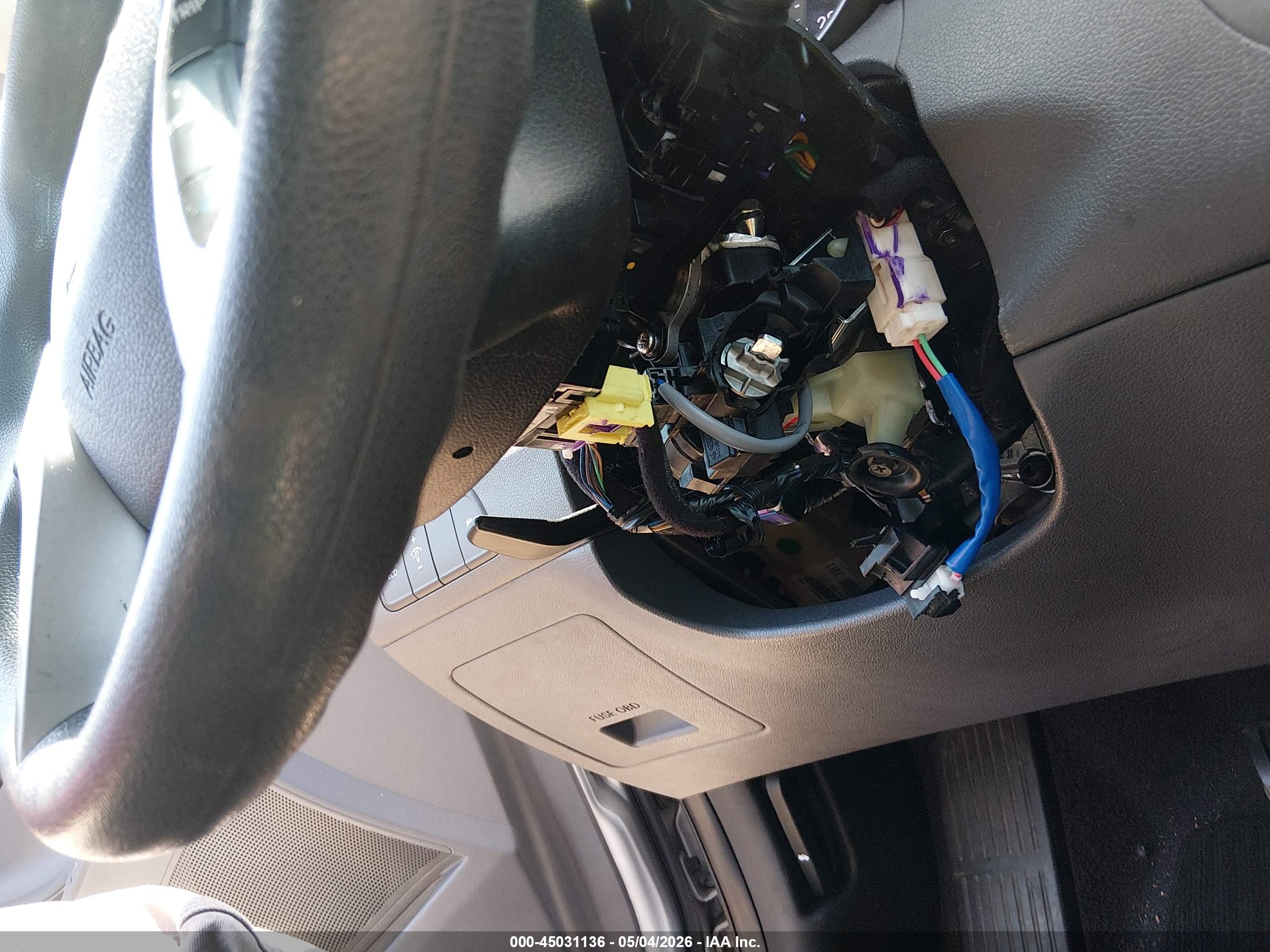 HYUNDAI ELANTRA image 6