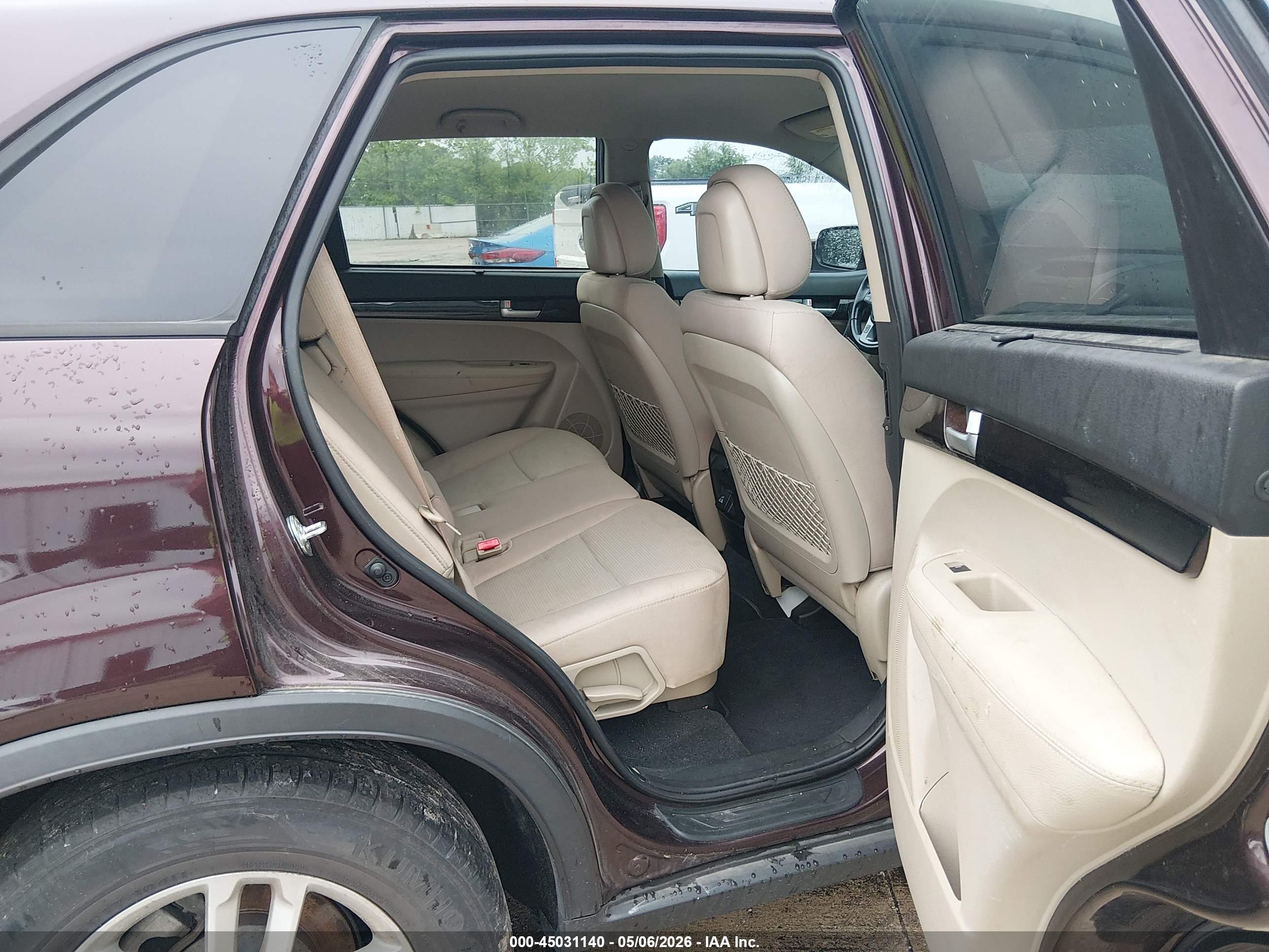KIA SORENTO image 8