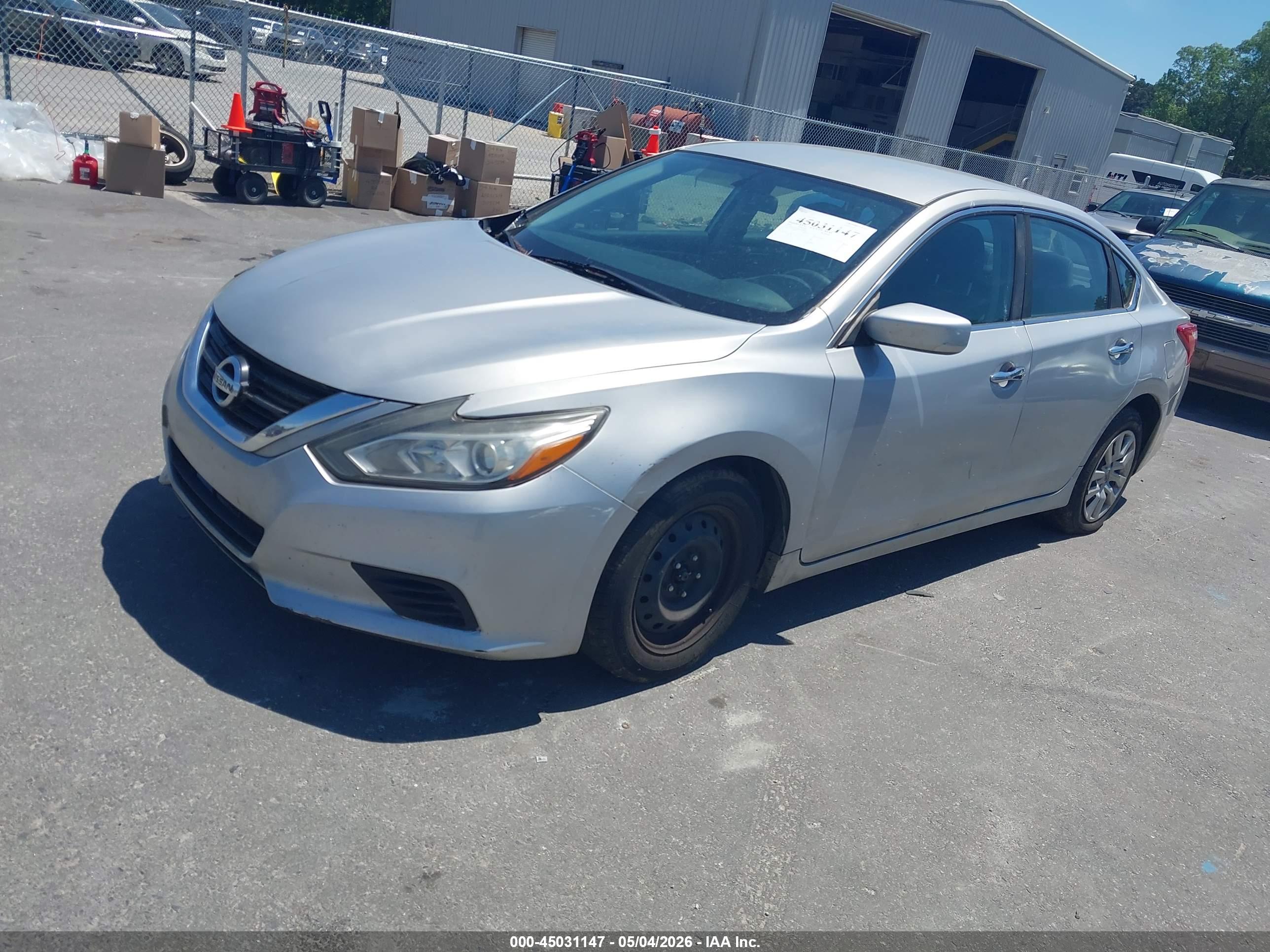 NISSAN ALTIMA image 2