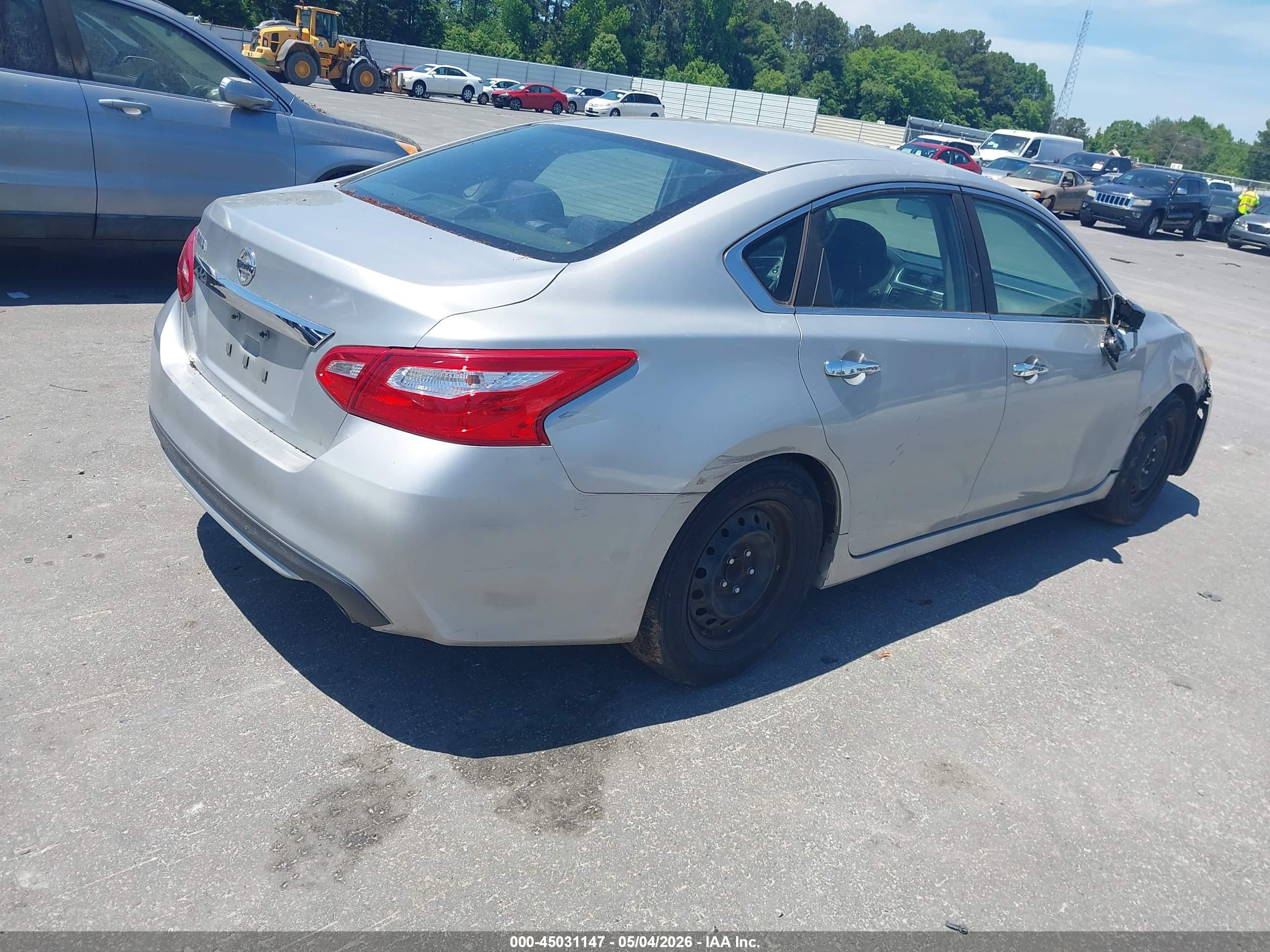 NISSAN ALTIMA image 4