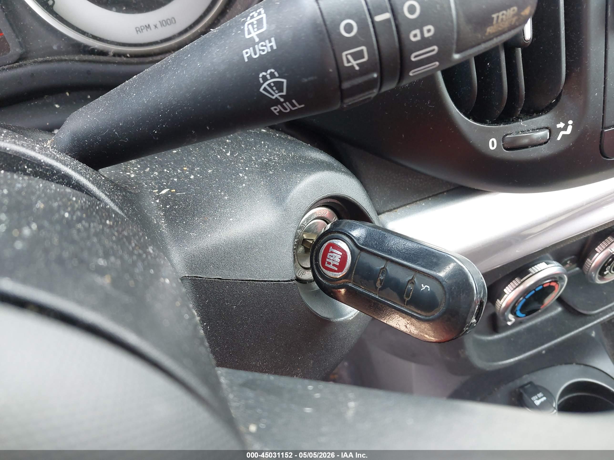 FIAT 500L image 11