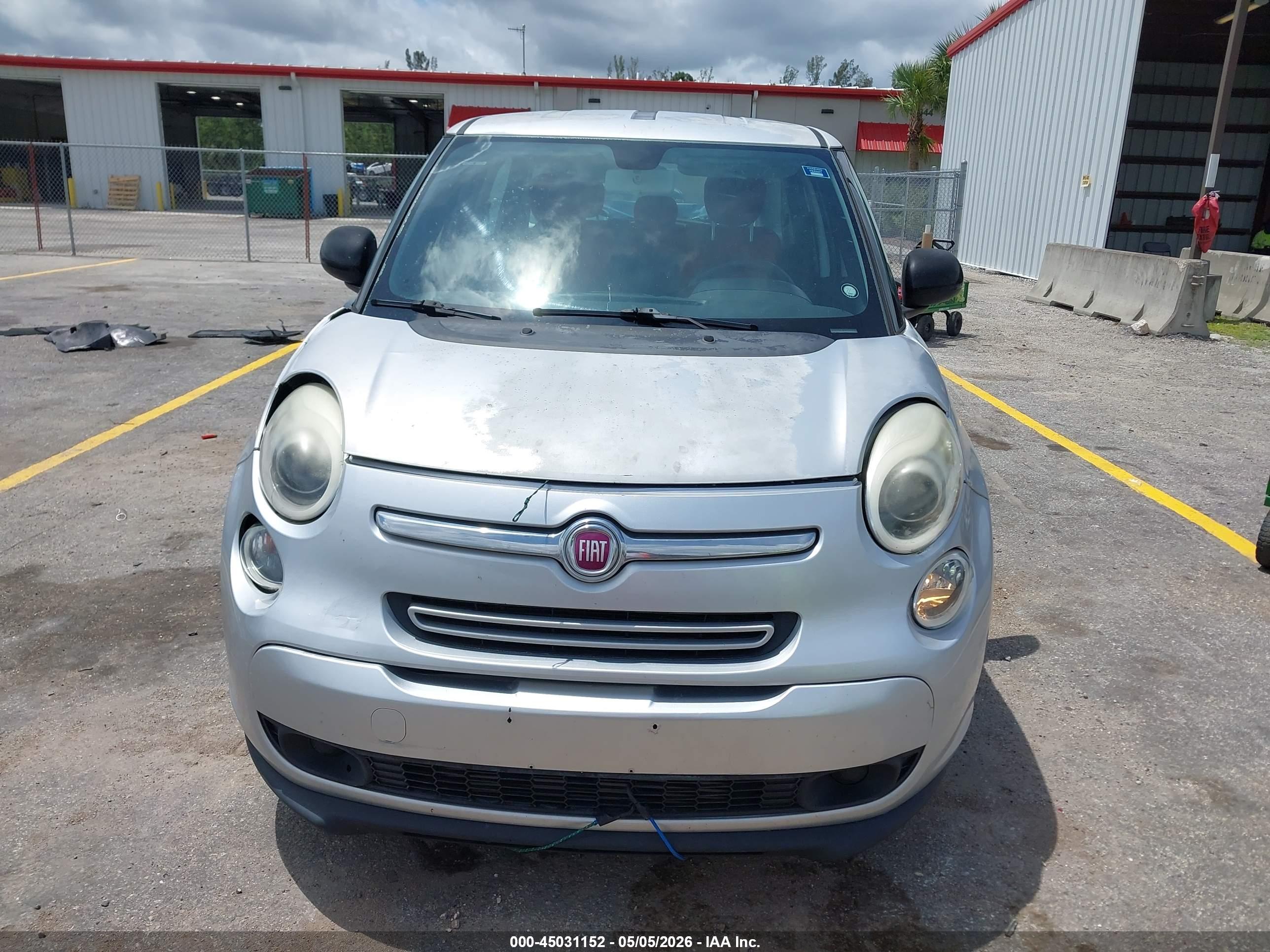 FIAT 500L image 6