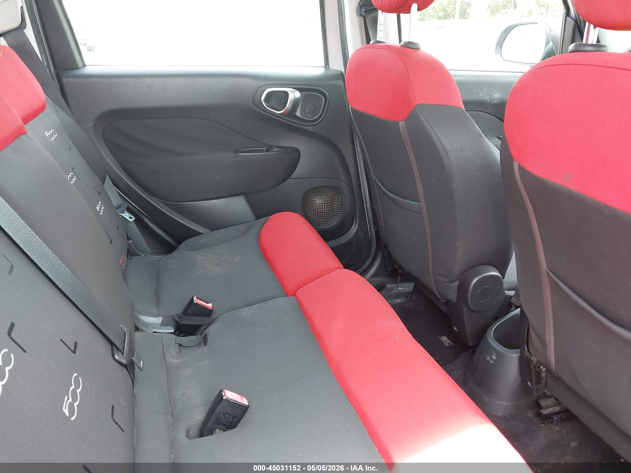 FIAT 500L image 8