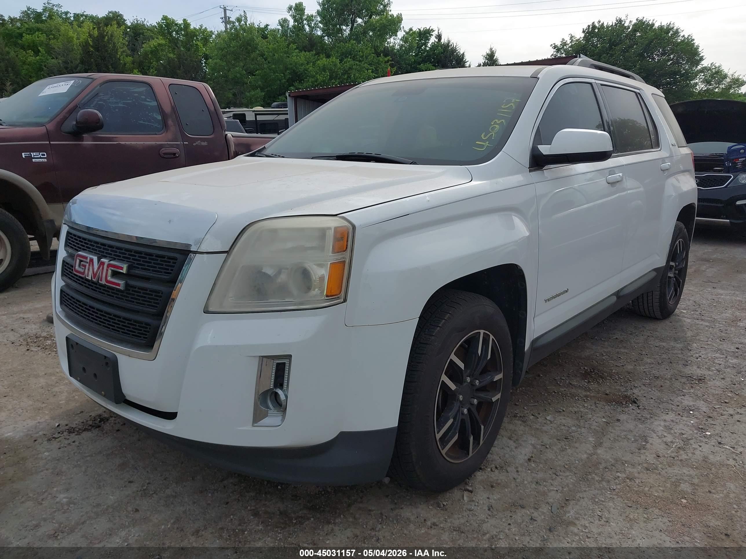 GMC TERRAIN image 2