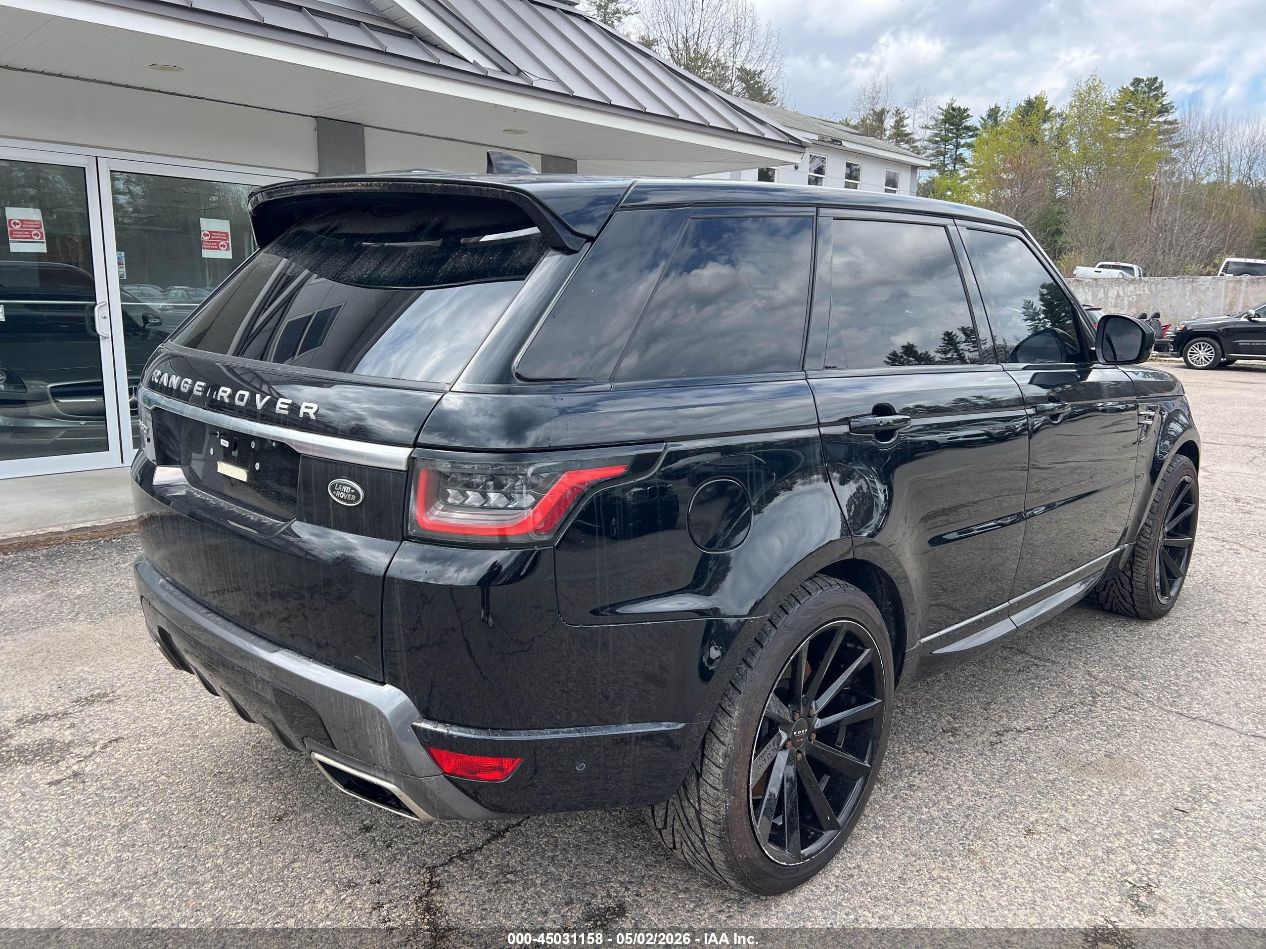 LAND ROVER image 4