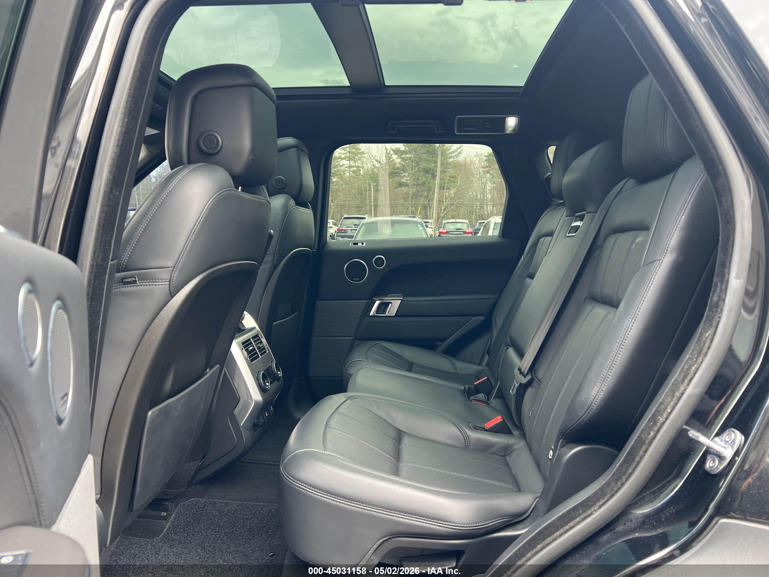 LAND ROVER image 8