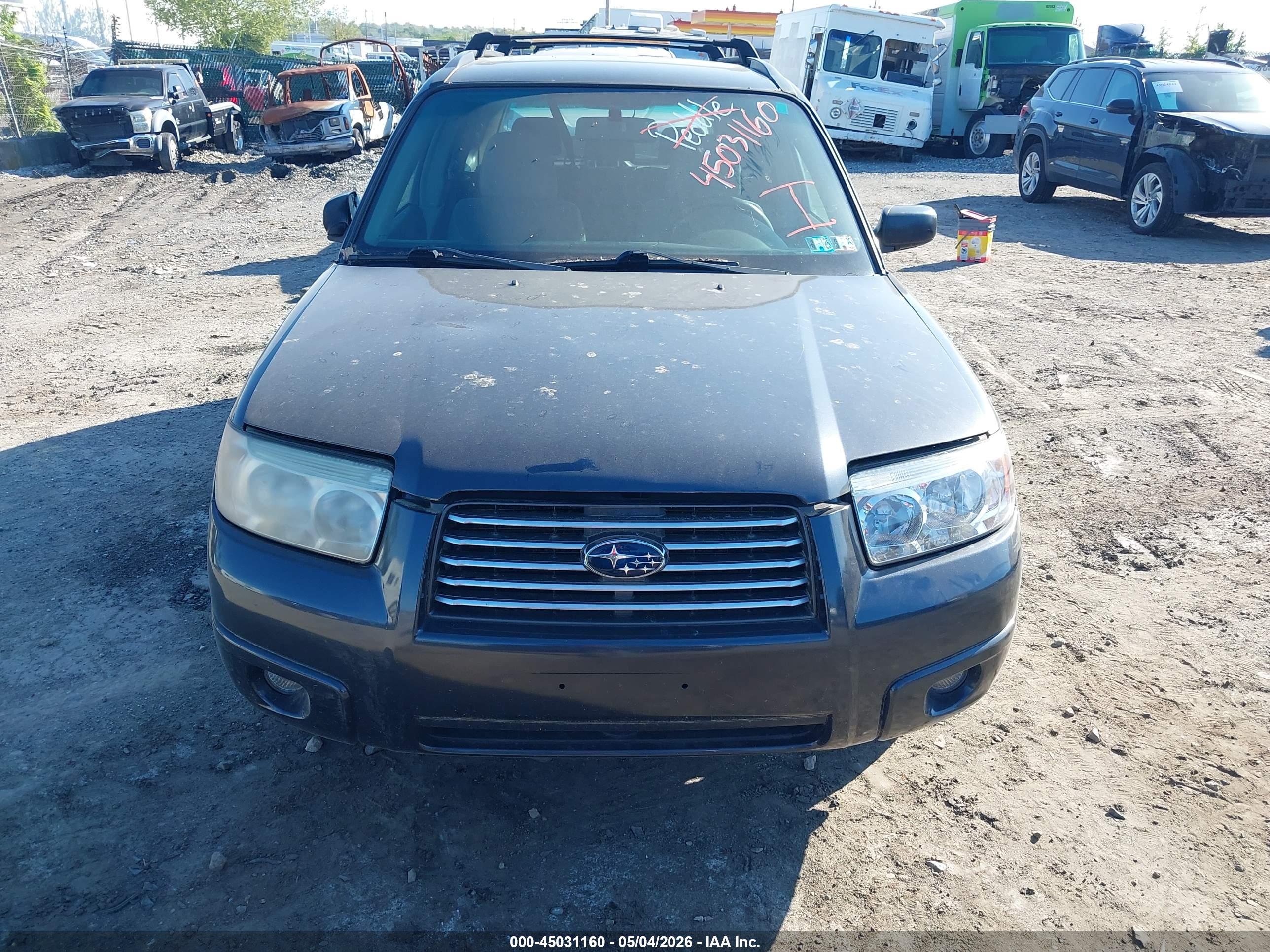 SUBARU FORESTER image 6