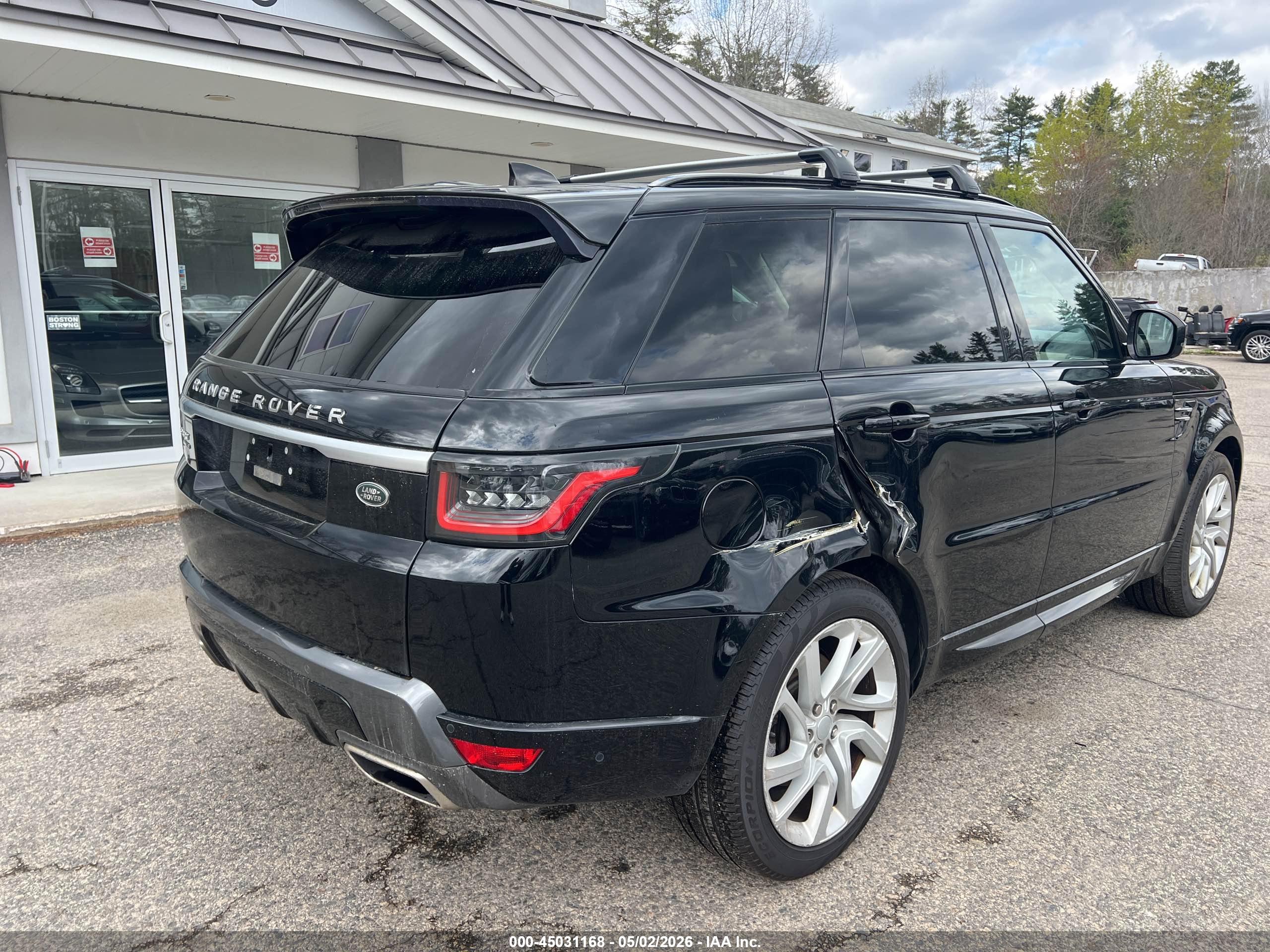 LAND ROVER image 4