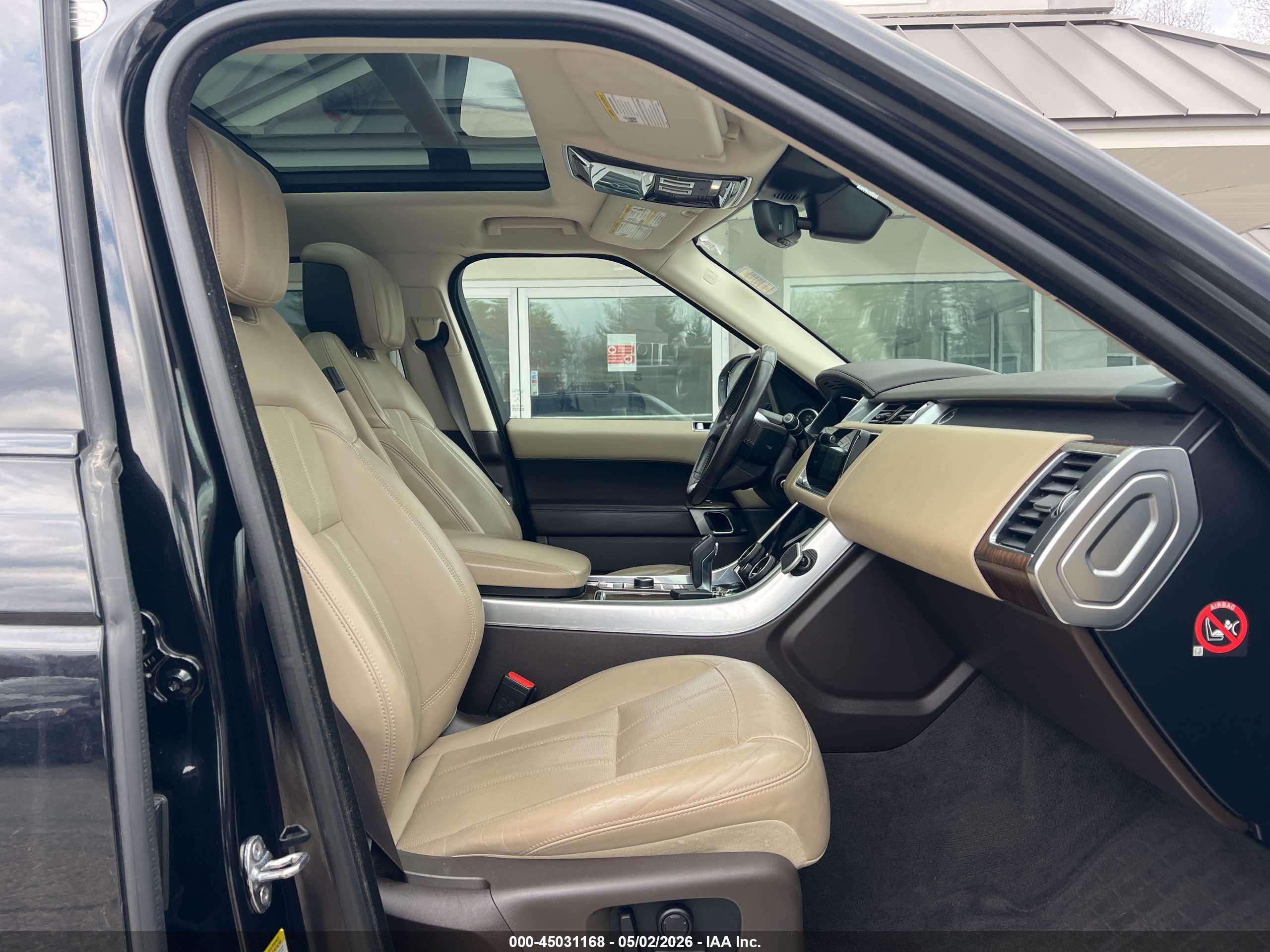 LAND ROVER image 5