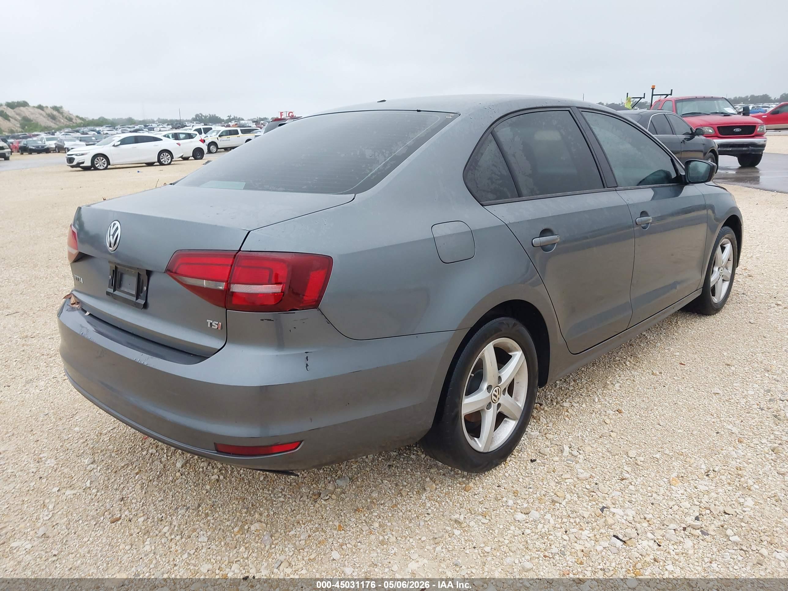 VOLKSWAGEN JETTA image 4