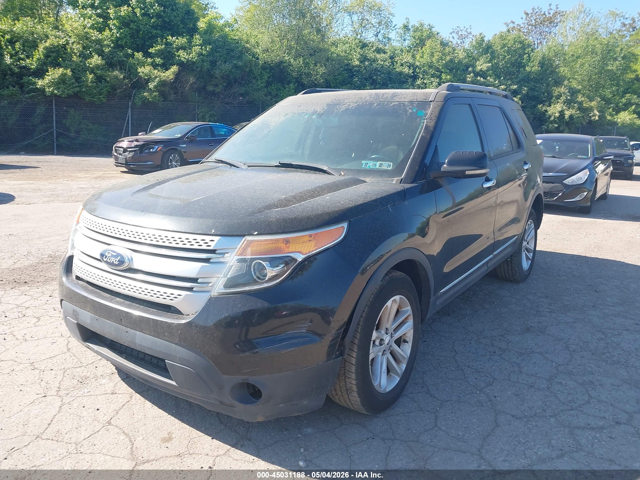 FORD EXPLORER image 2
