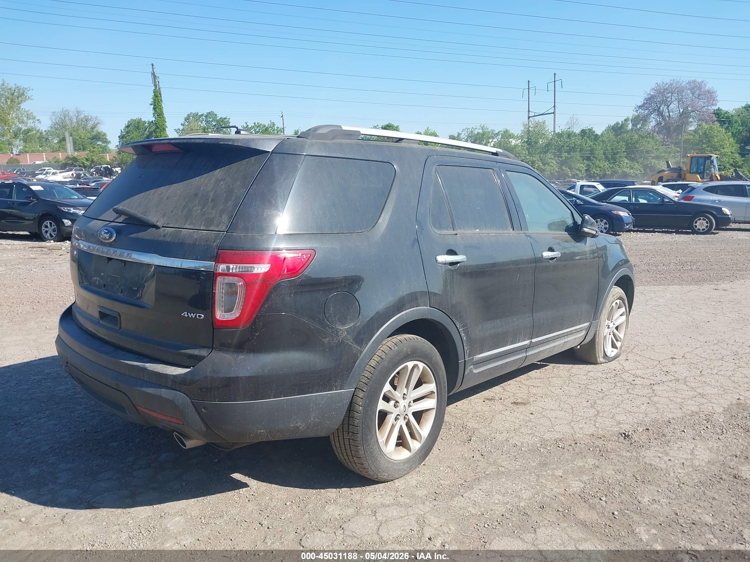 FORD EXPLORER image 4