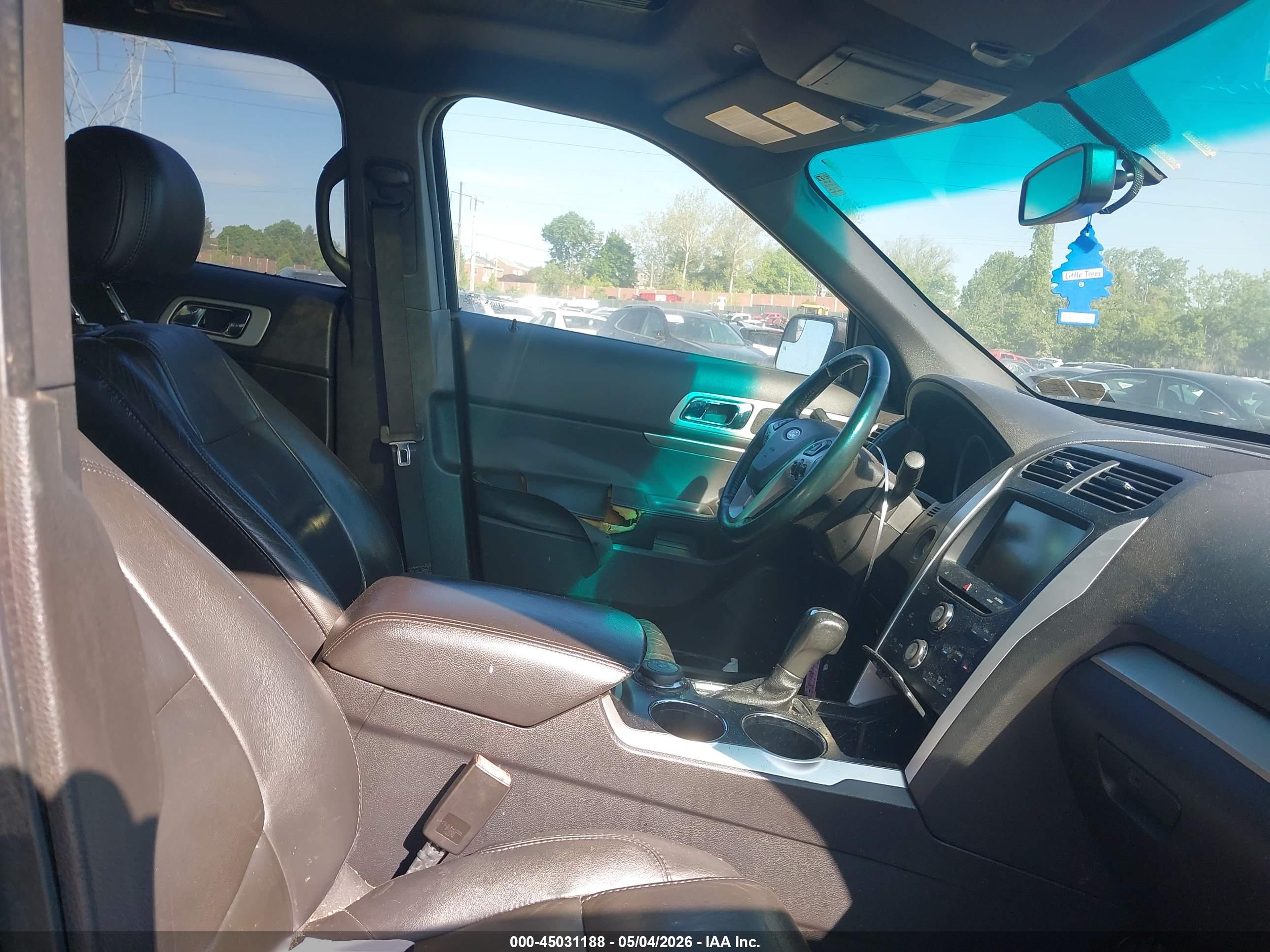 FORD EXPLORER image 5