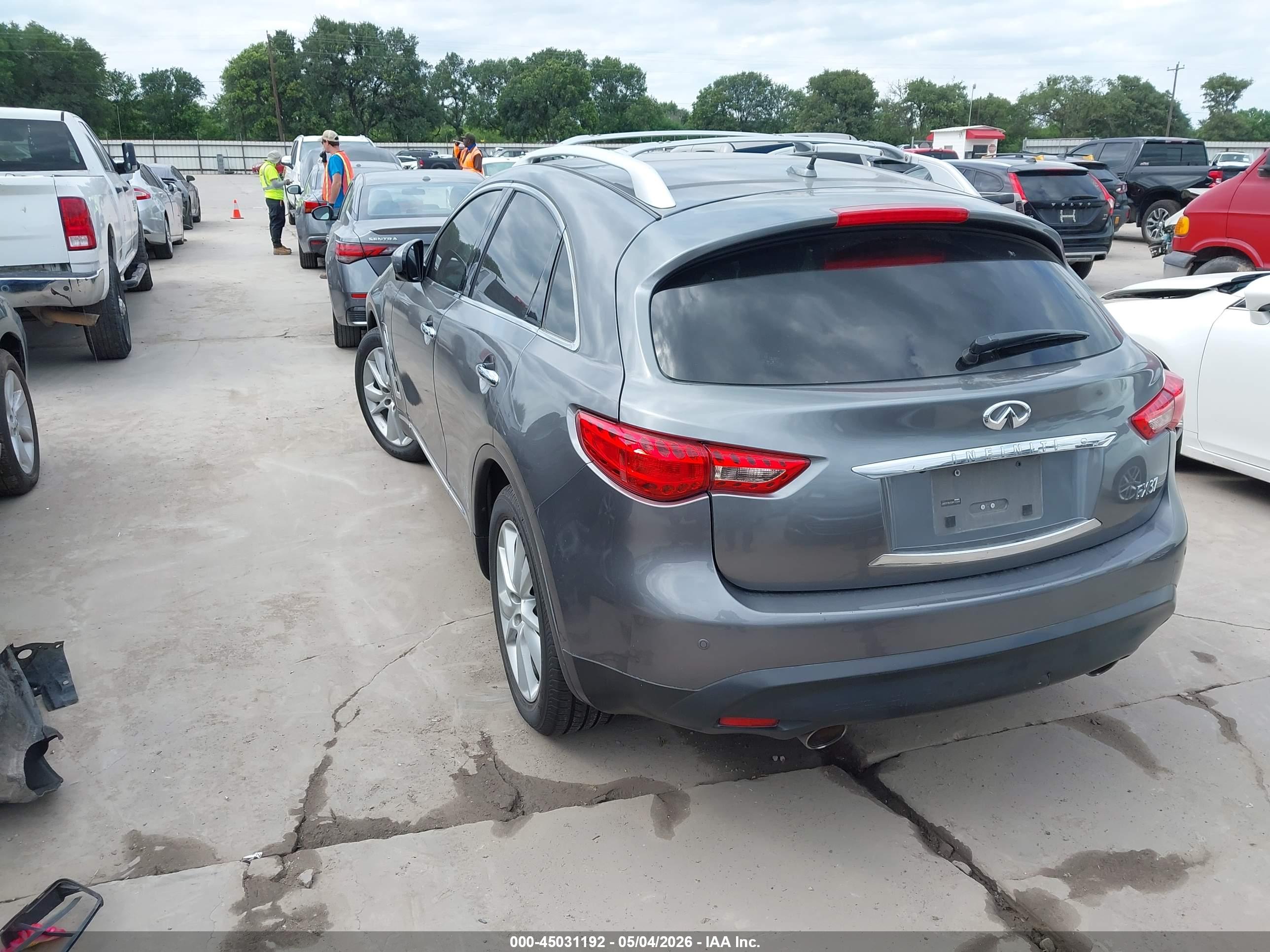 INFINITI FX37 image 3