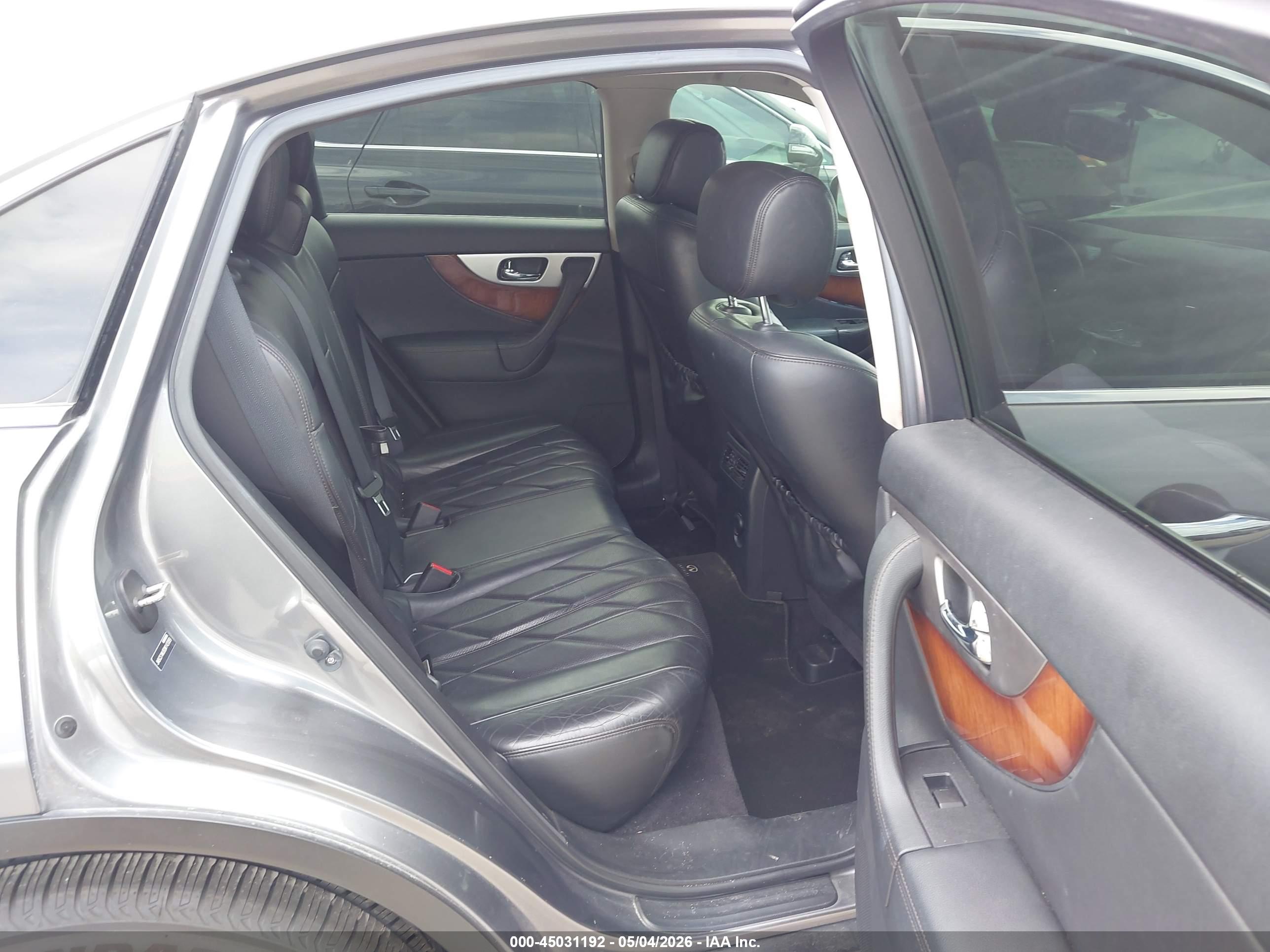 INFINITI FX37 image 8
