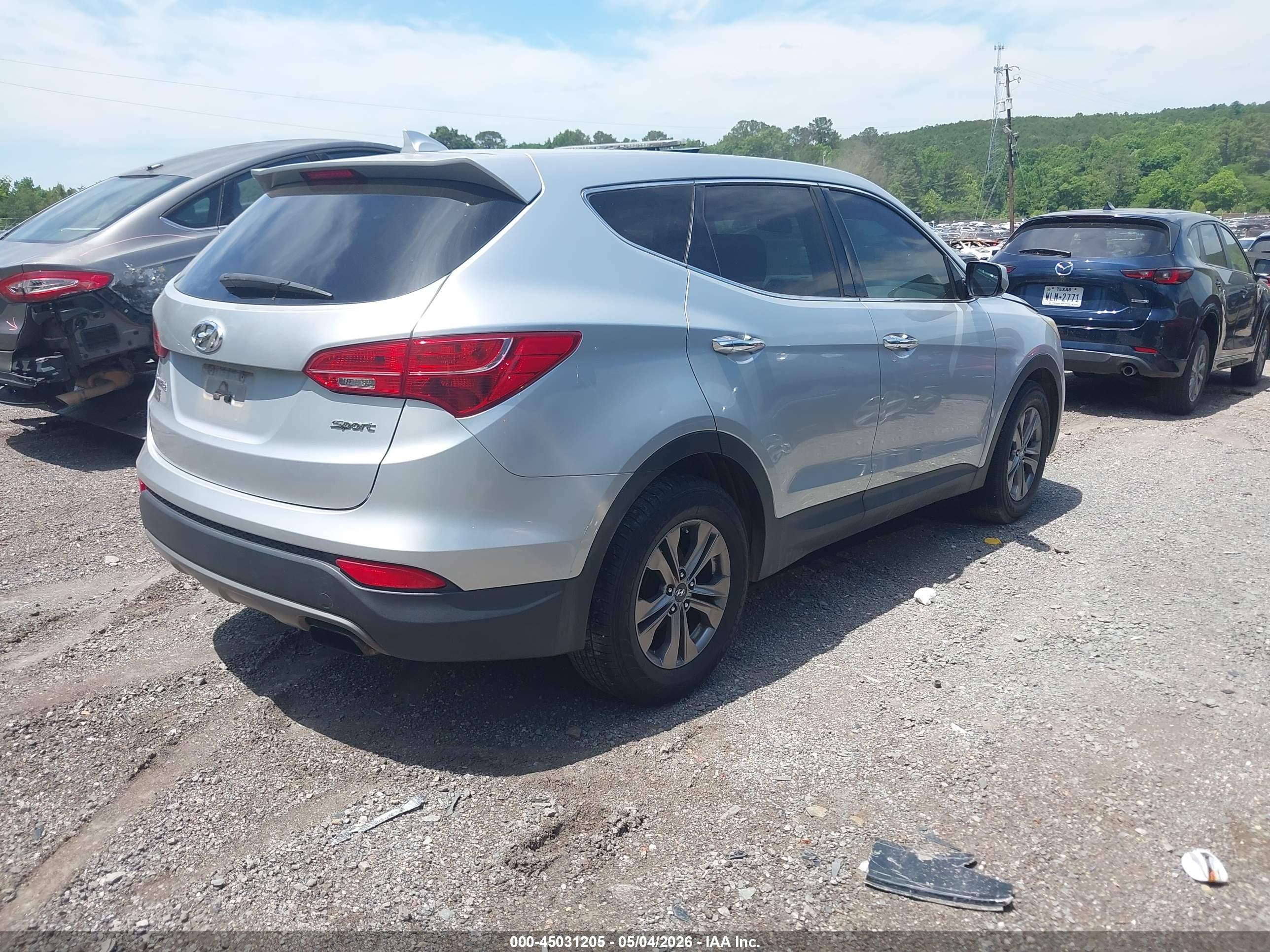 HYUNDAI SANTA image 4