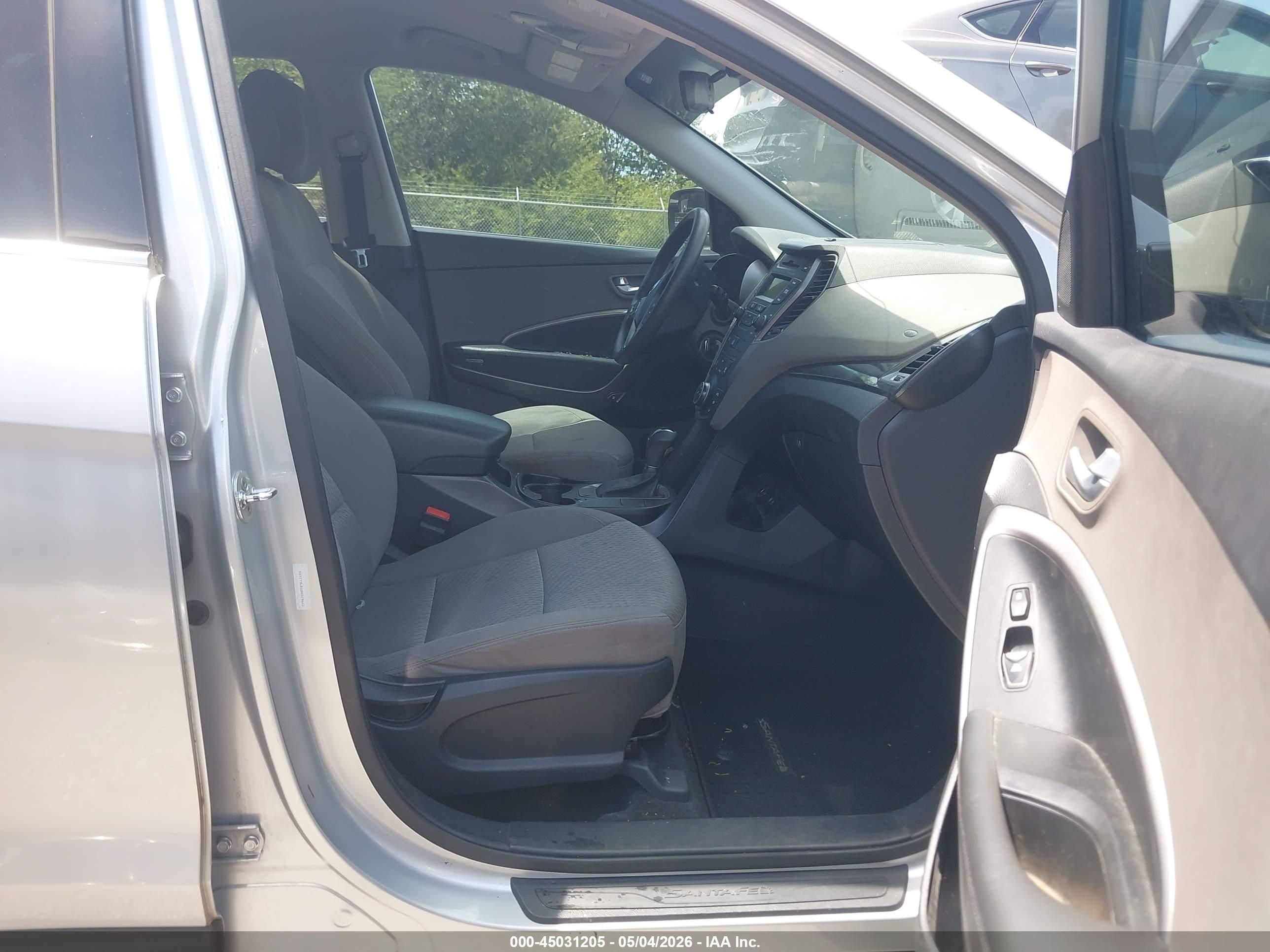 HYUNDAI SANTA image 5