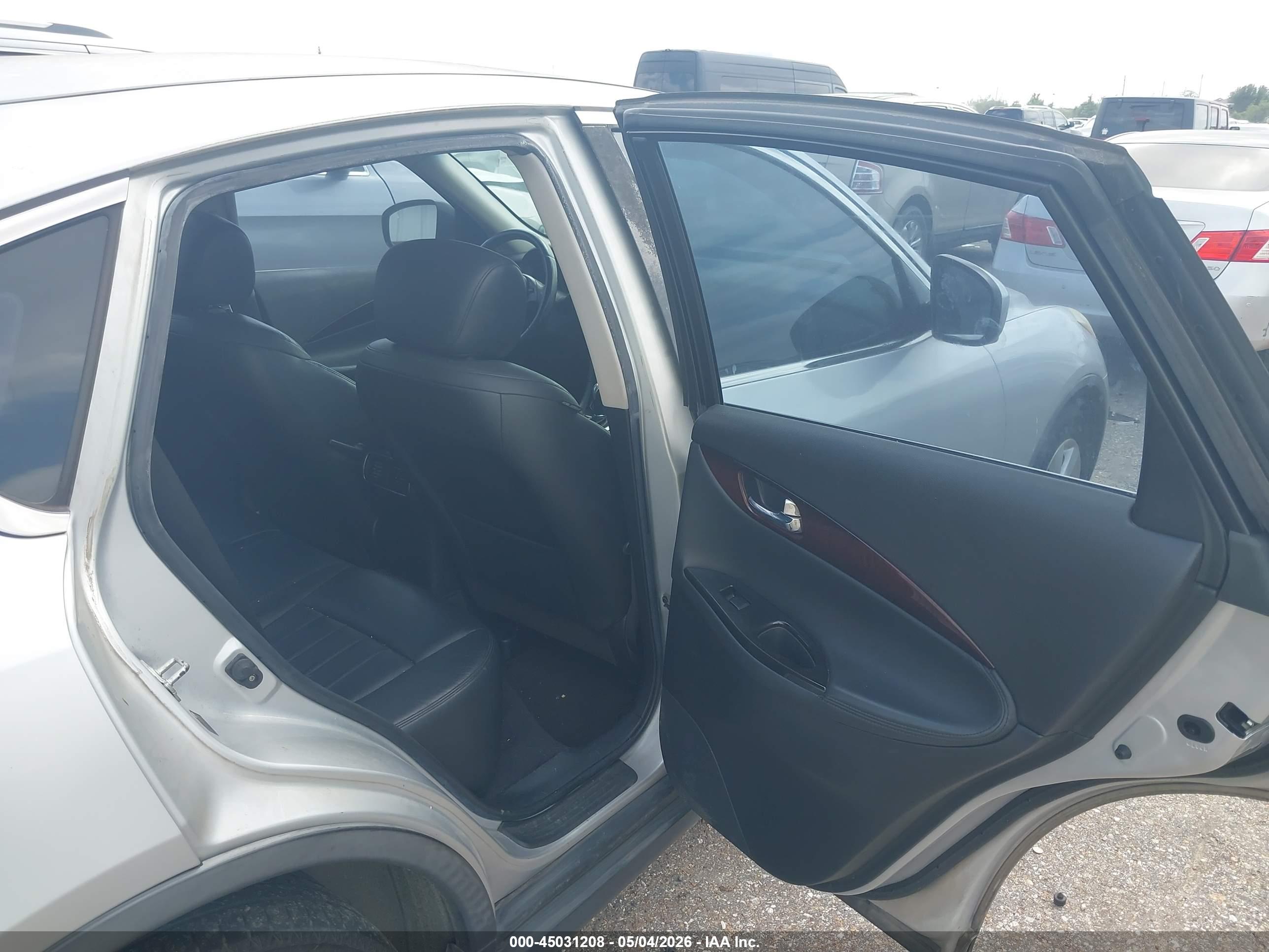 INFINITI EX35 image 8