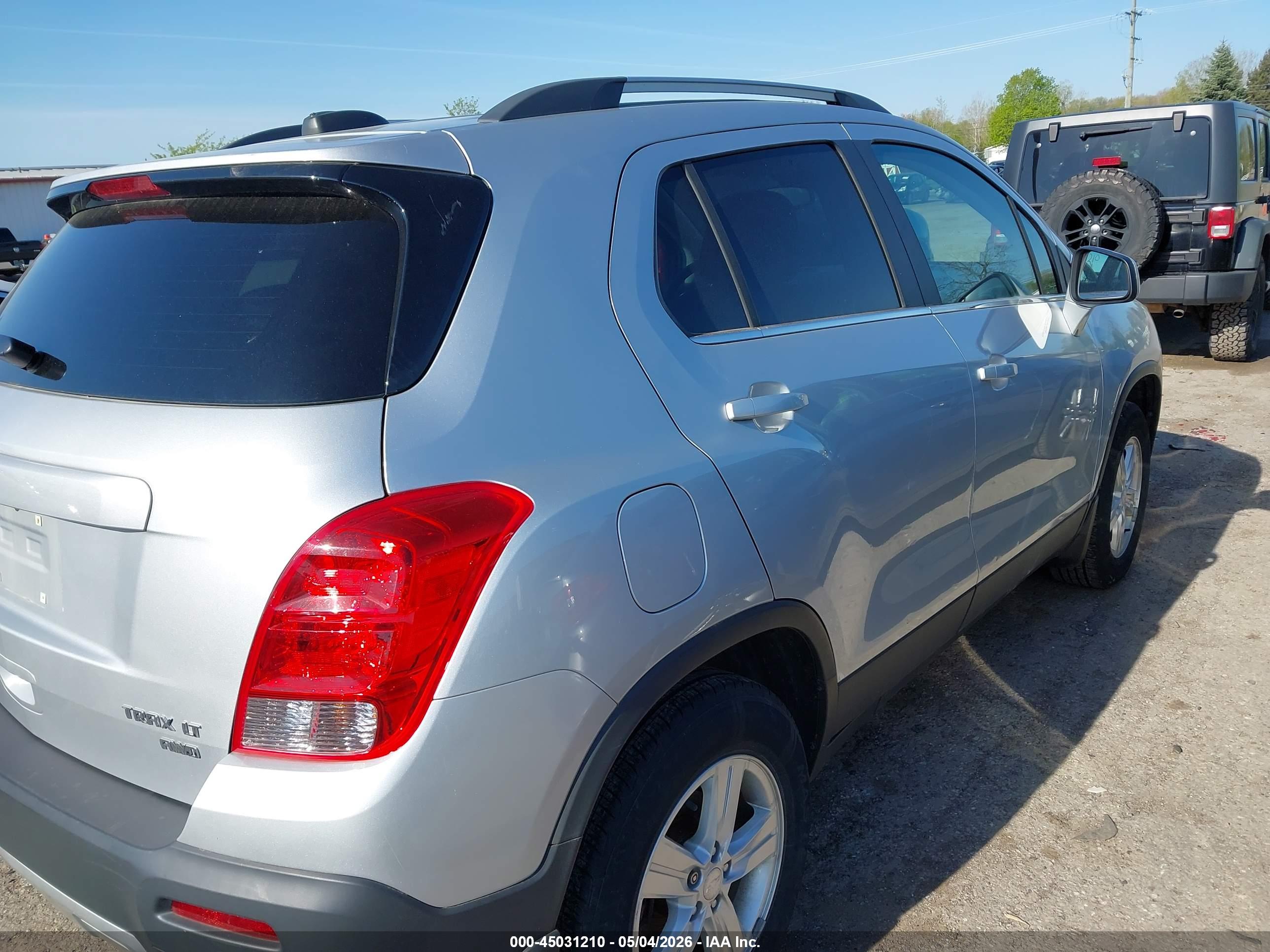 CHEVROLET TRAX image 4