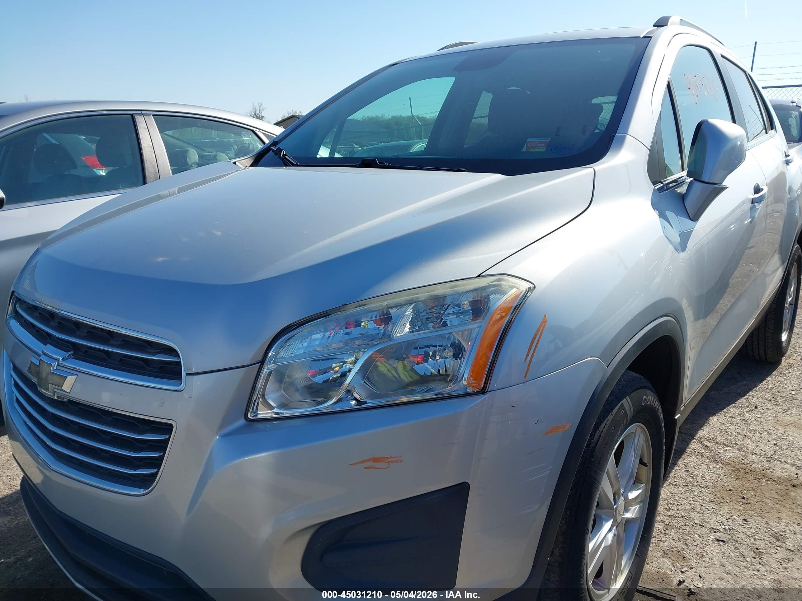 CHEVROLET TRAX image 6