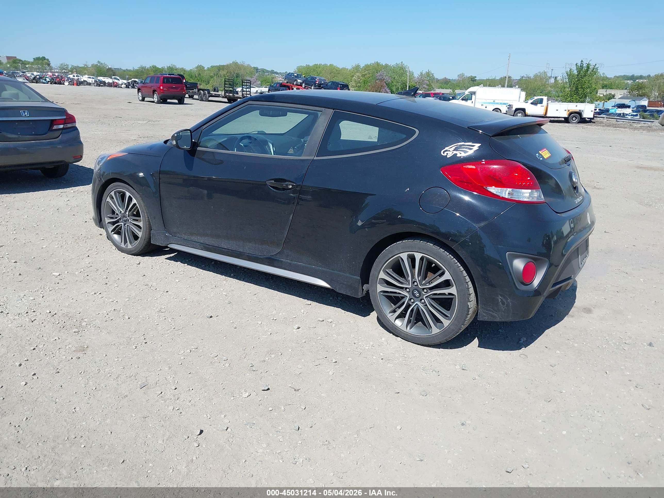 HYUNDAI VELOSTER image 3