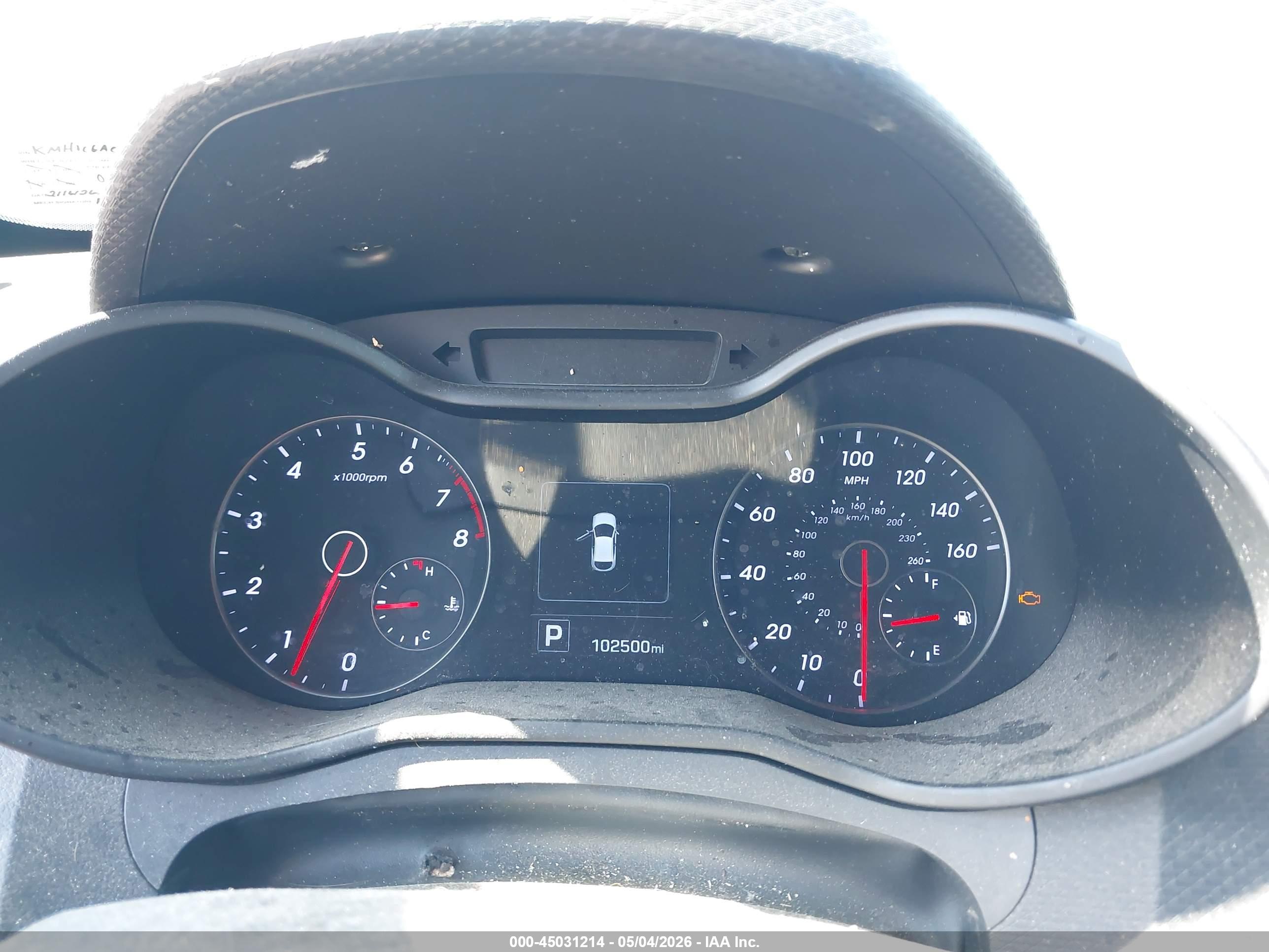 HYUNDAI VELOSTER image 7