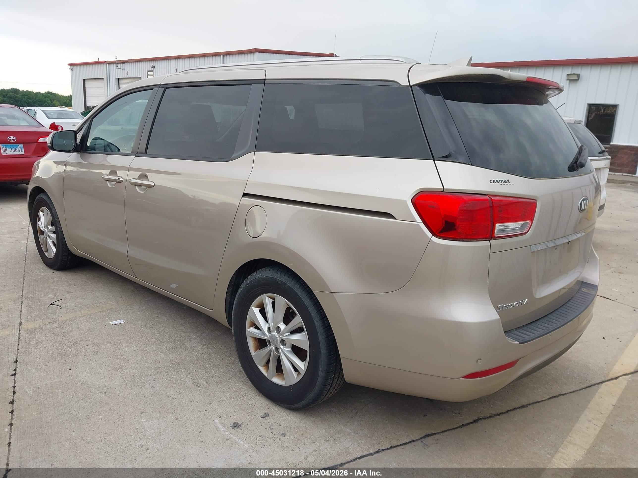 KIA SEDONA image 3