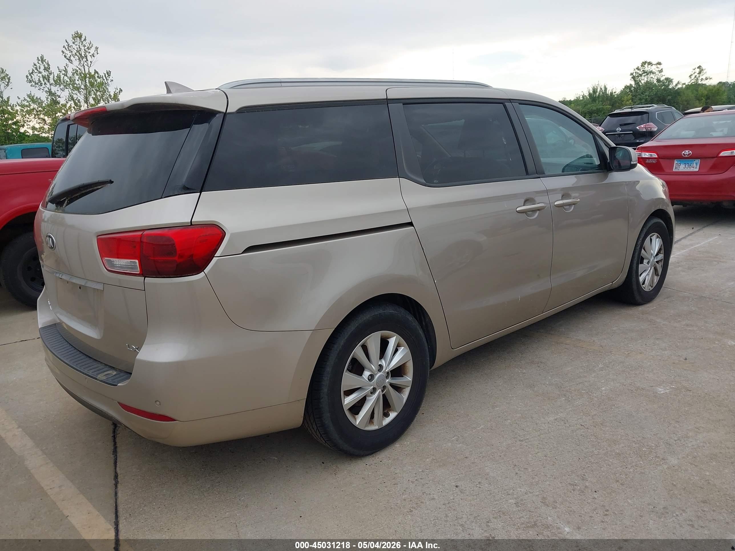 KIA SEDONA image 4