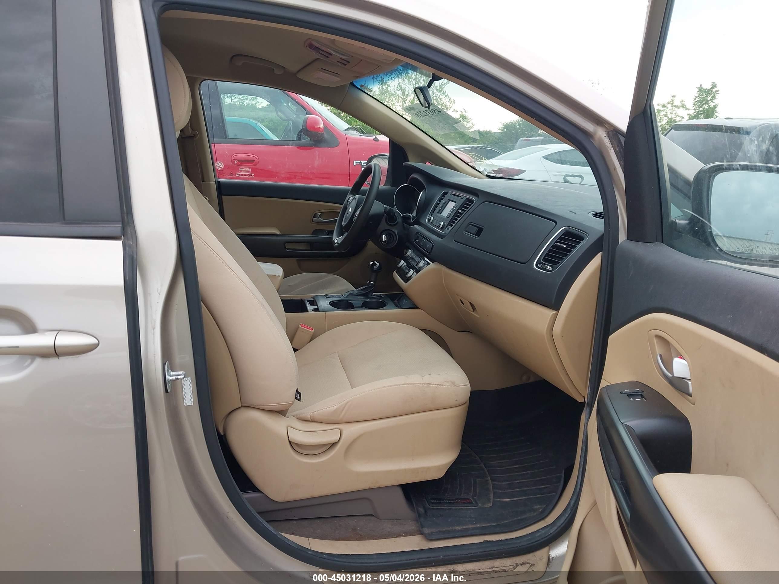 KIA SEDONA image 5