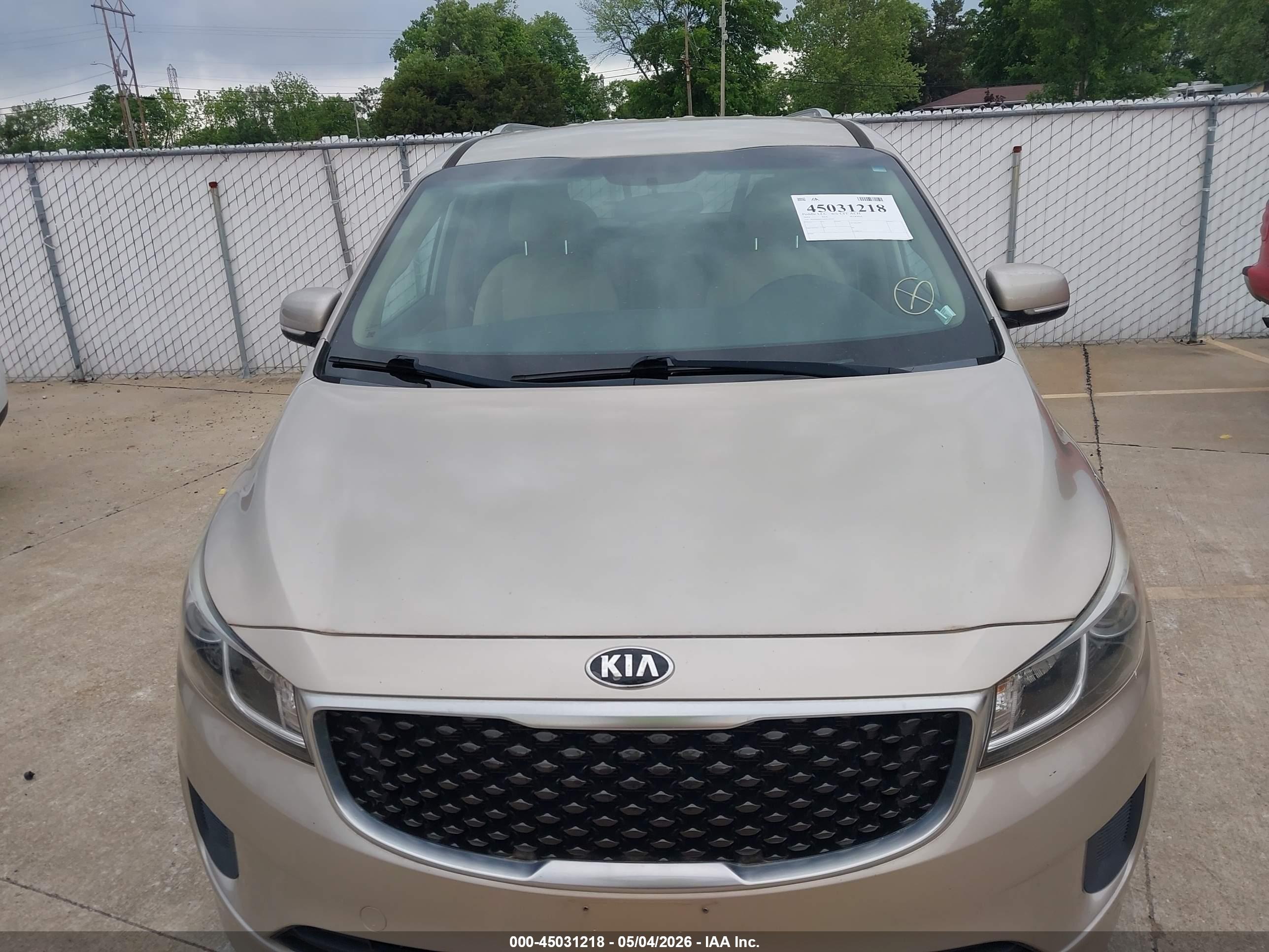 KIA SEDONA image 6