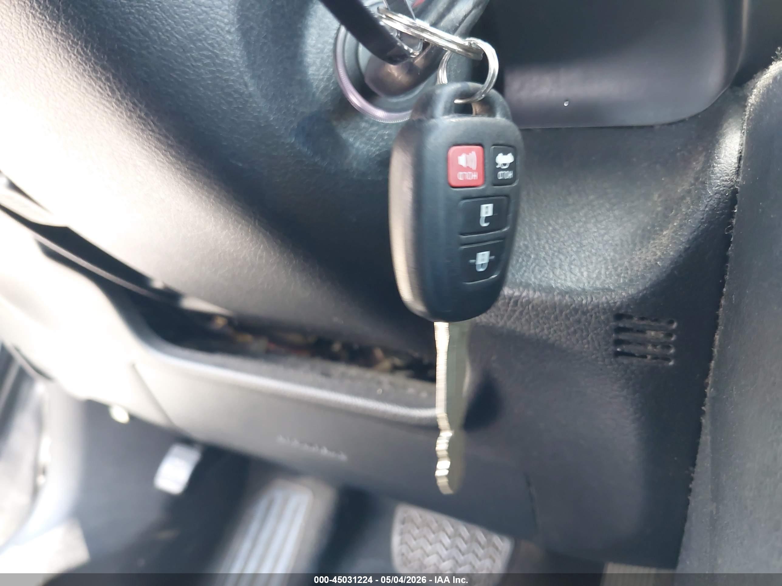 TOYOTA CAMRY image 11