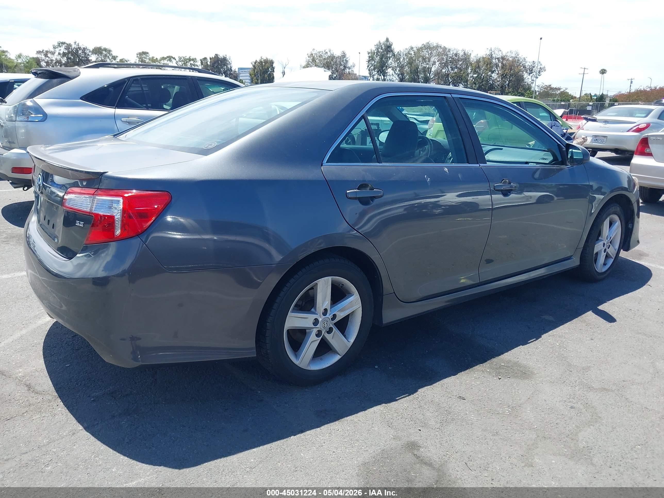 TOYOTA CAMRY image 4