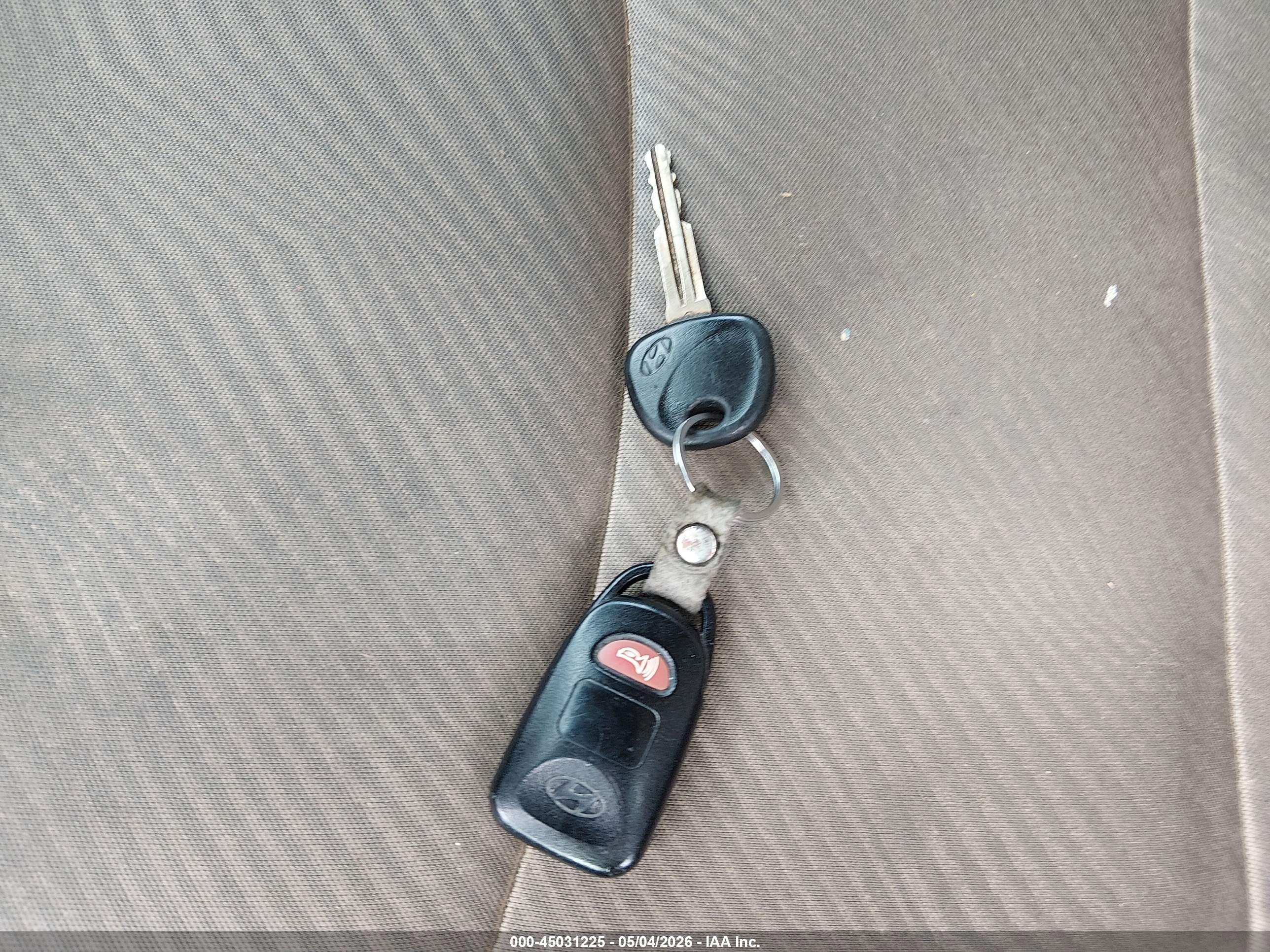HYUNDAI ELANTRA image 11