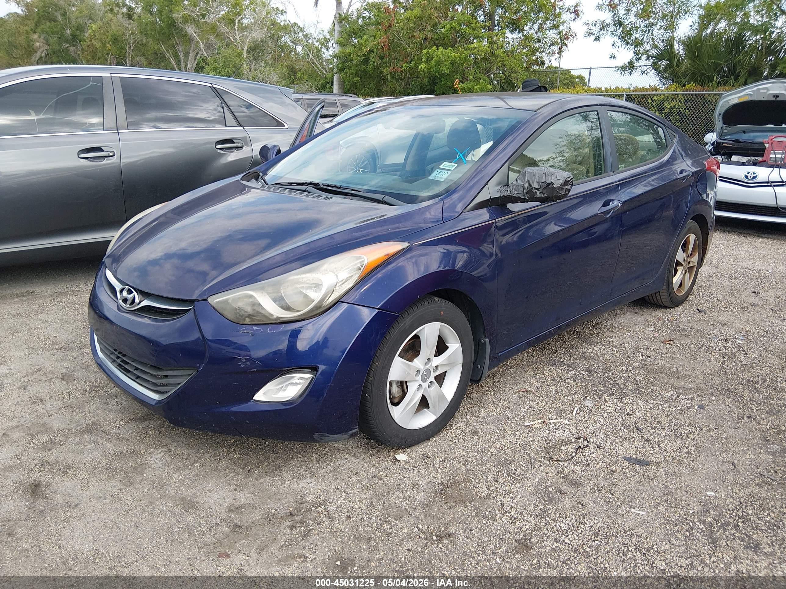 HYUNDAI ELANTRA image 2