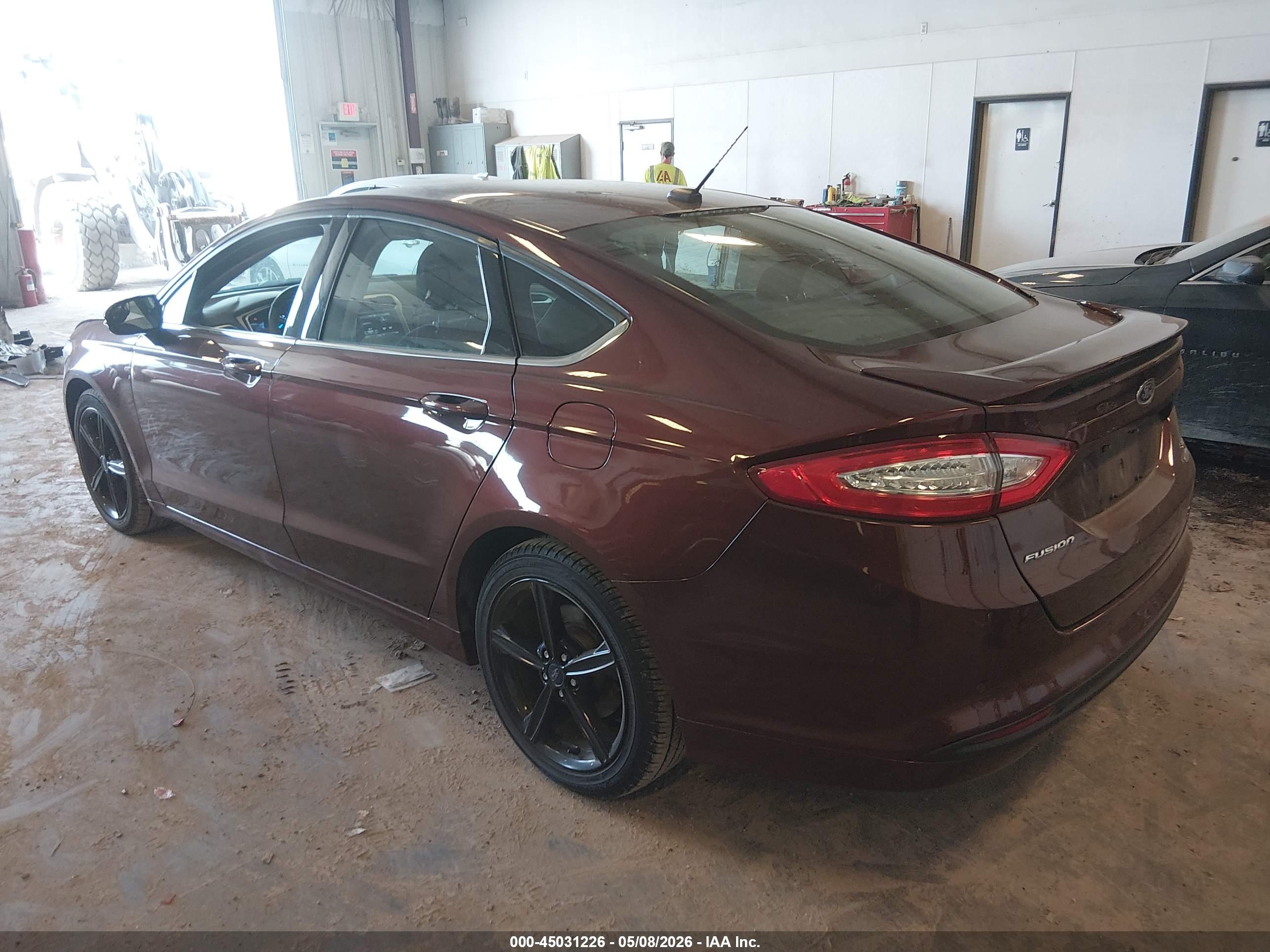 FORD FUSION image 3