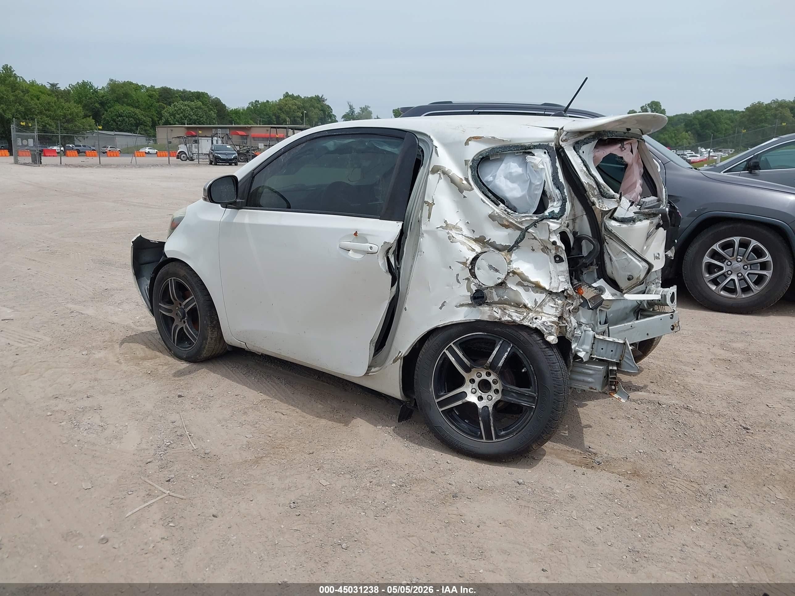 SCION IQ image 3