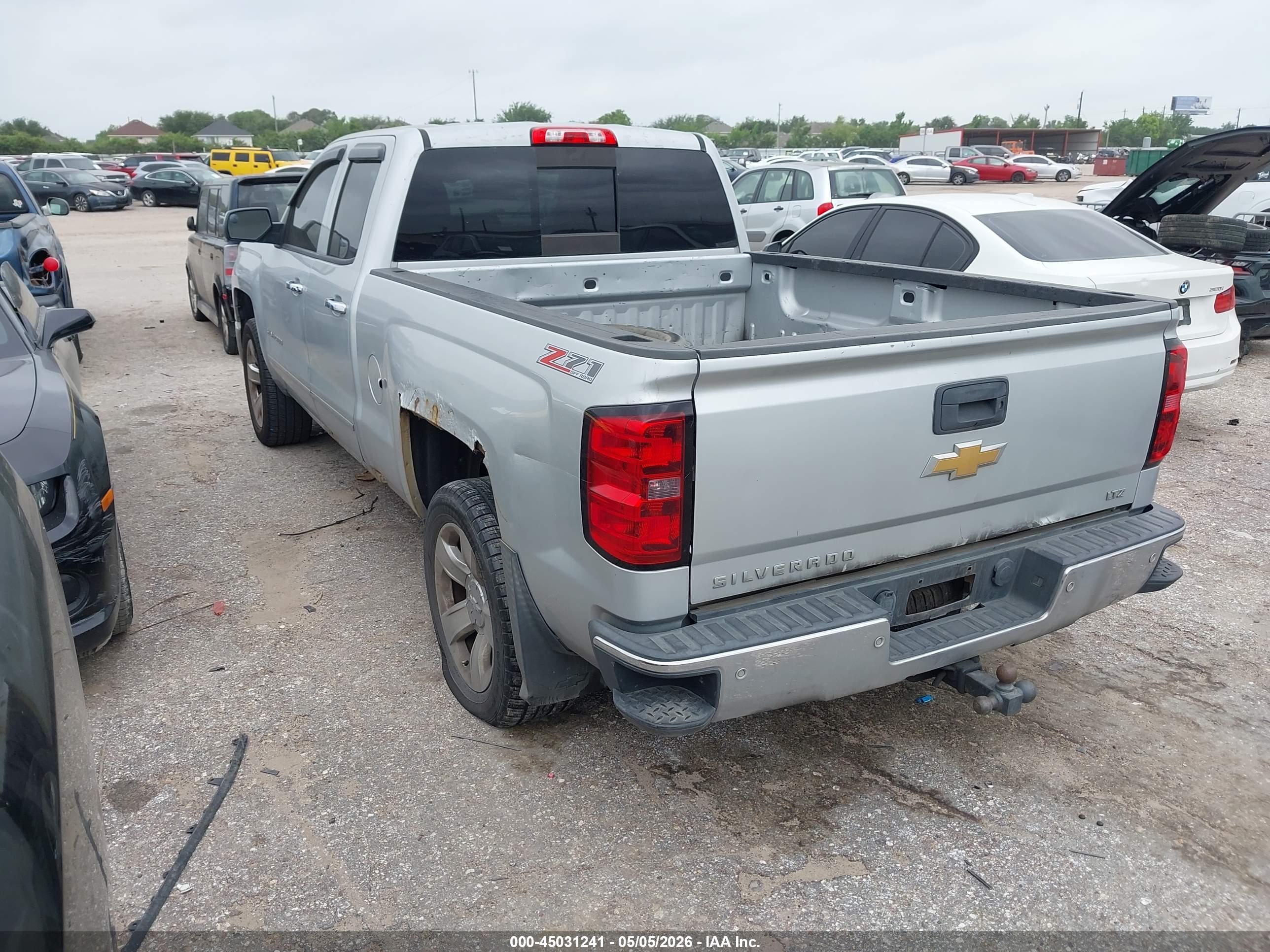 CHEVROLET SILVERADO image 3