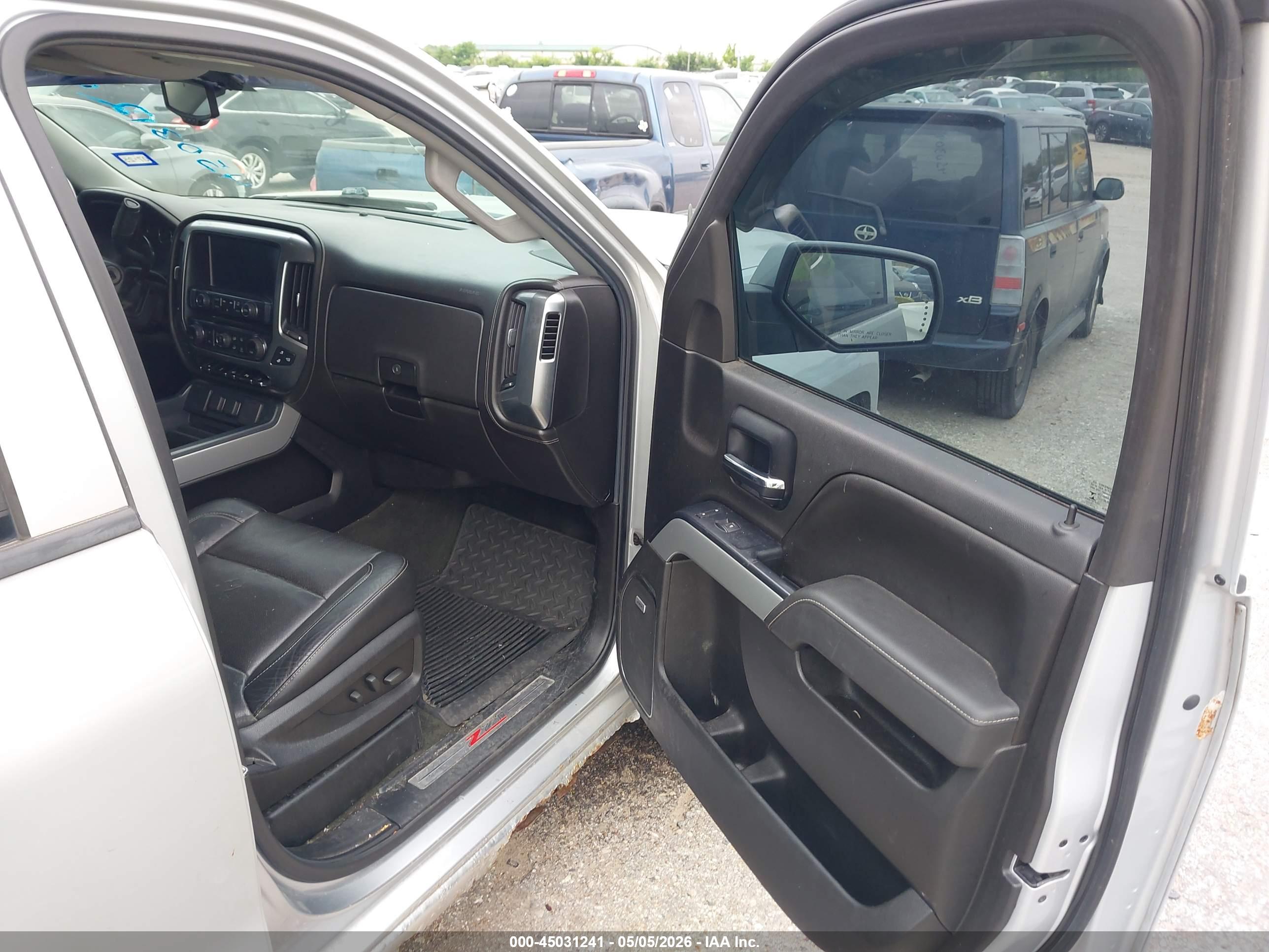 CHEVROLET SILVERADO image 5