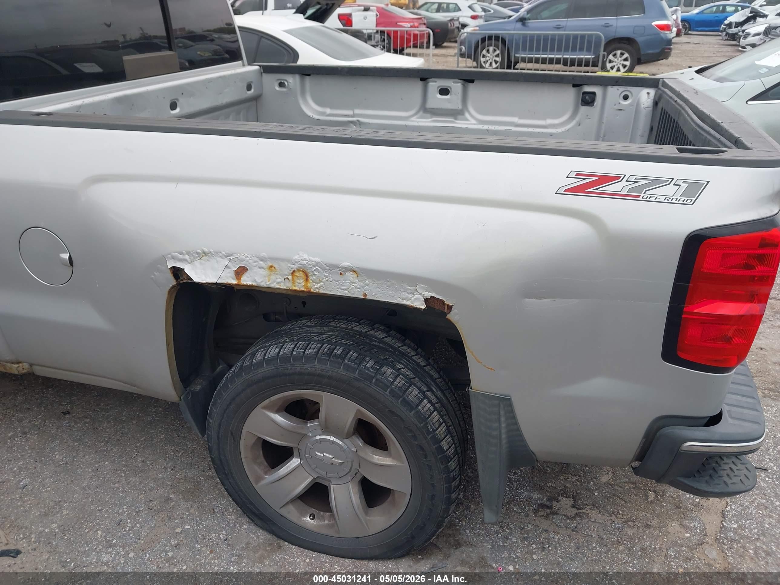 CHEVROLET SILVERADO image 6