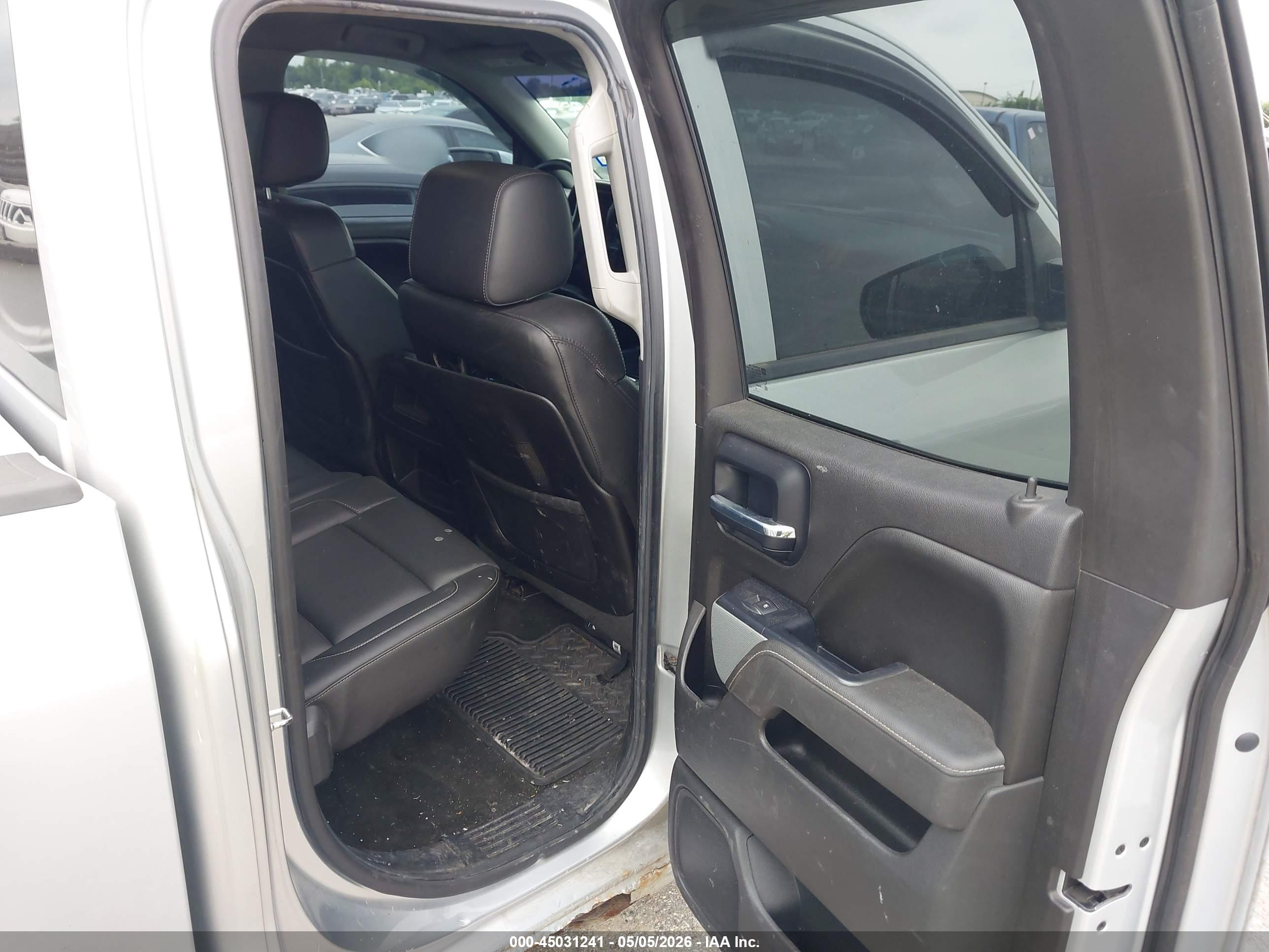 CHEVROLET SILVERADO image 8