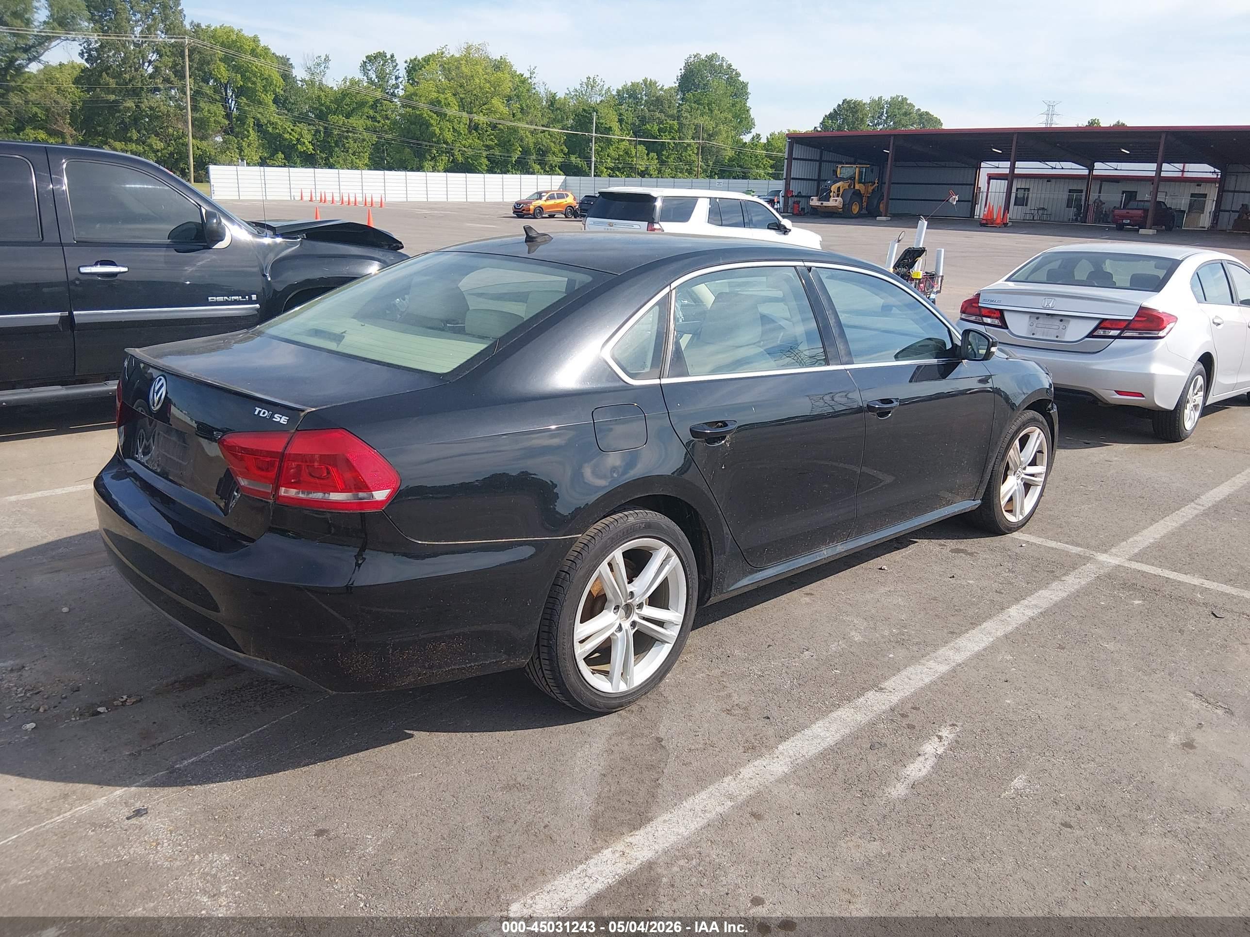 VOLKSWAGEN PASSAT image 4
