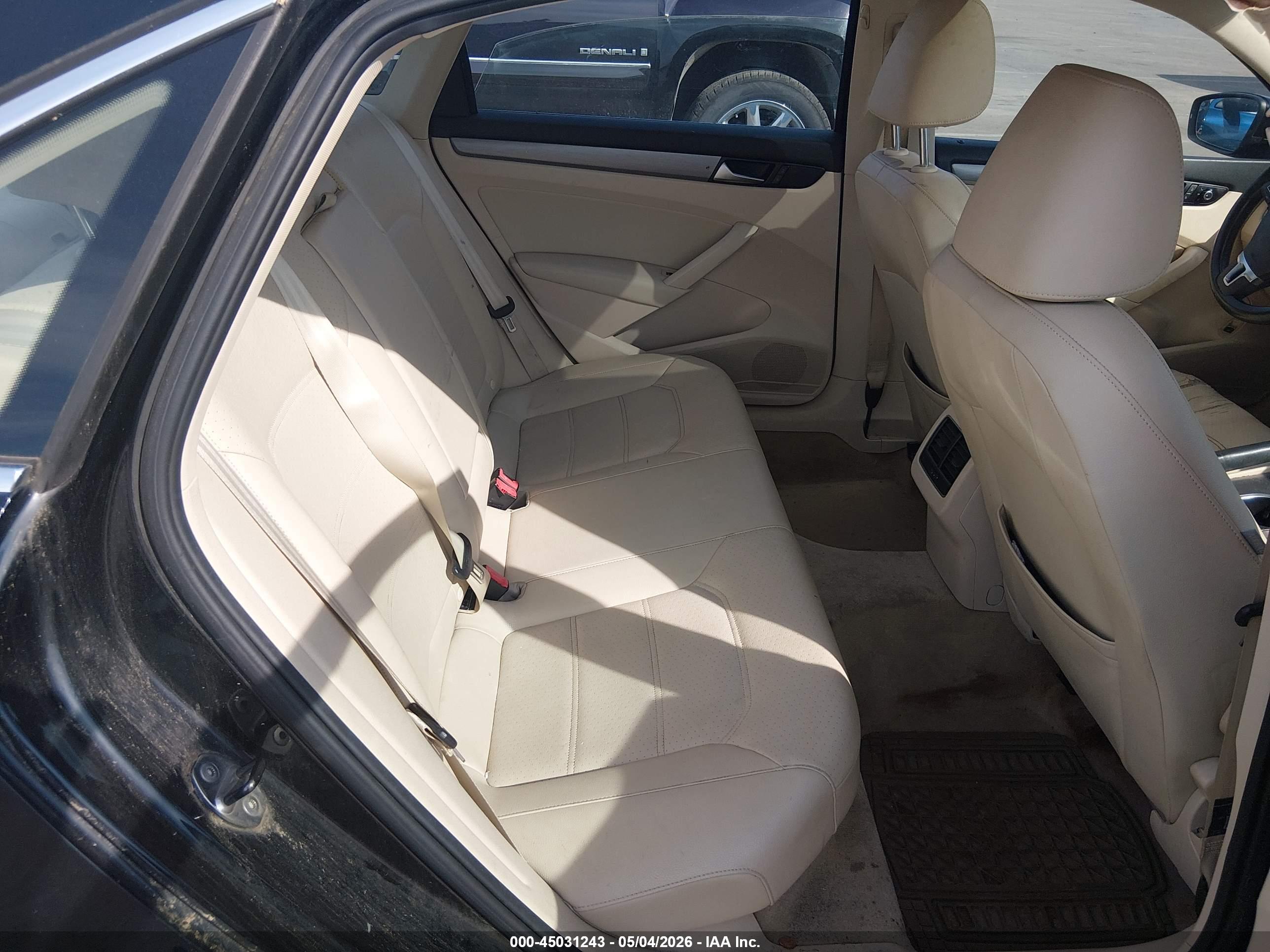 VOLKSWAGEN PASSAT image 8