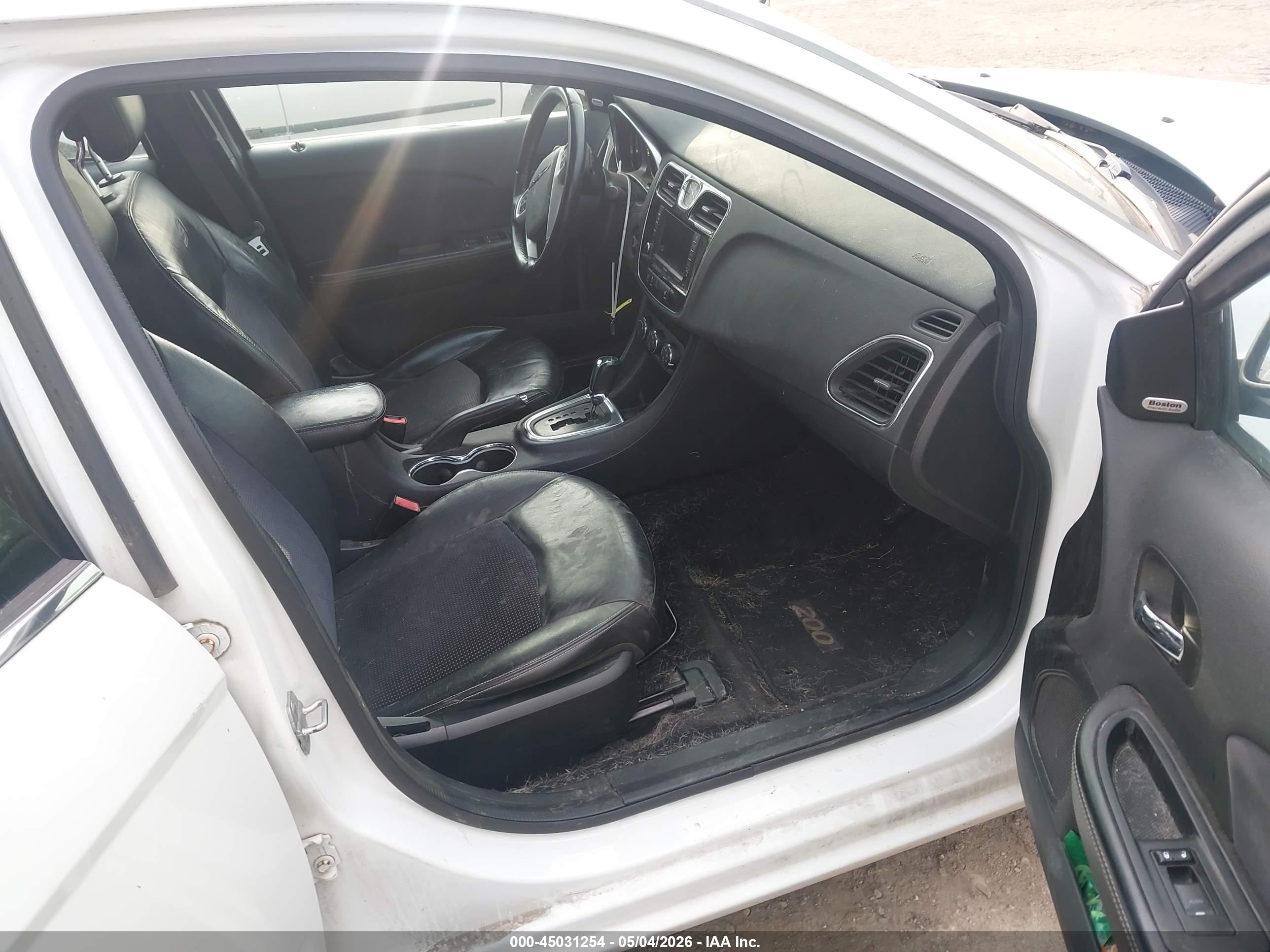 CHRYSLER 200 image 5