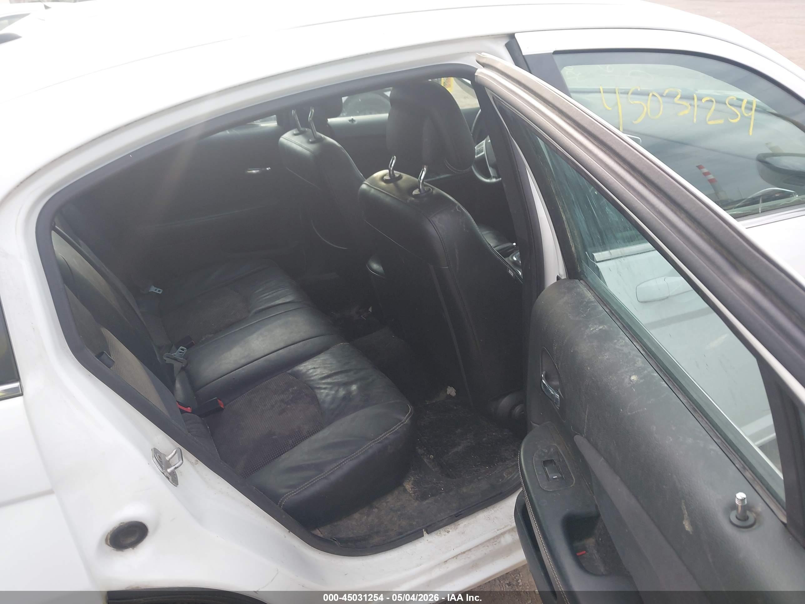 CHRYSLER 200 image 8