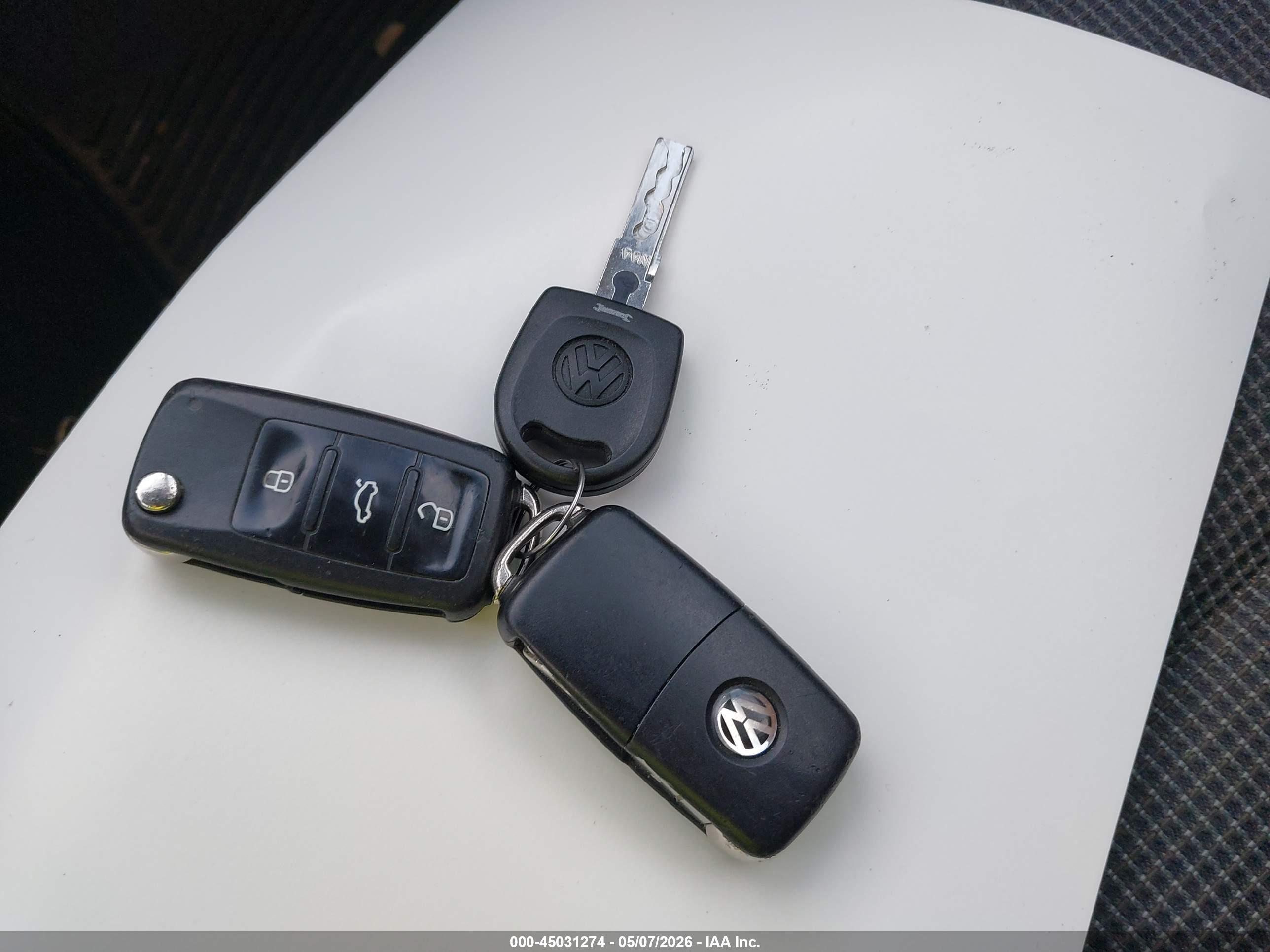 VOLKSWAGEN GOLF image 11