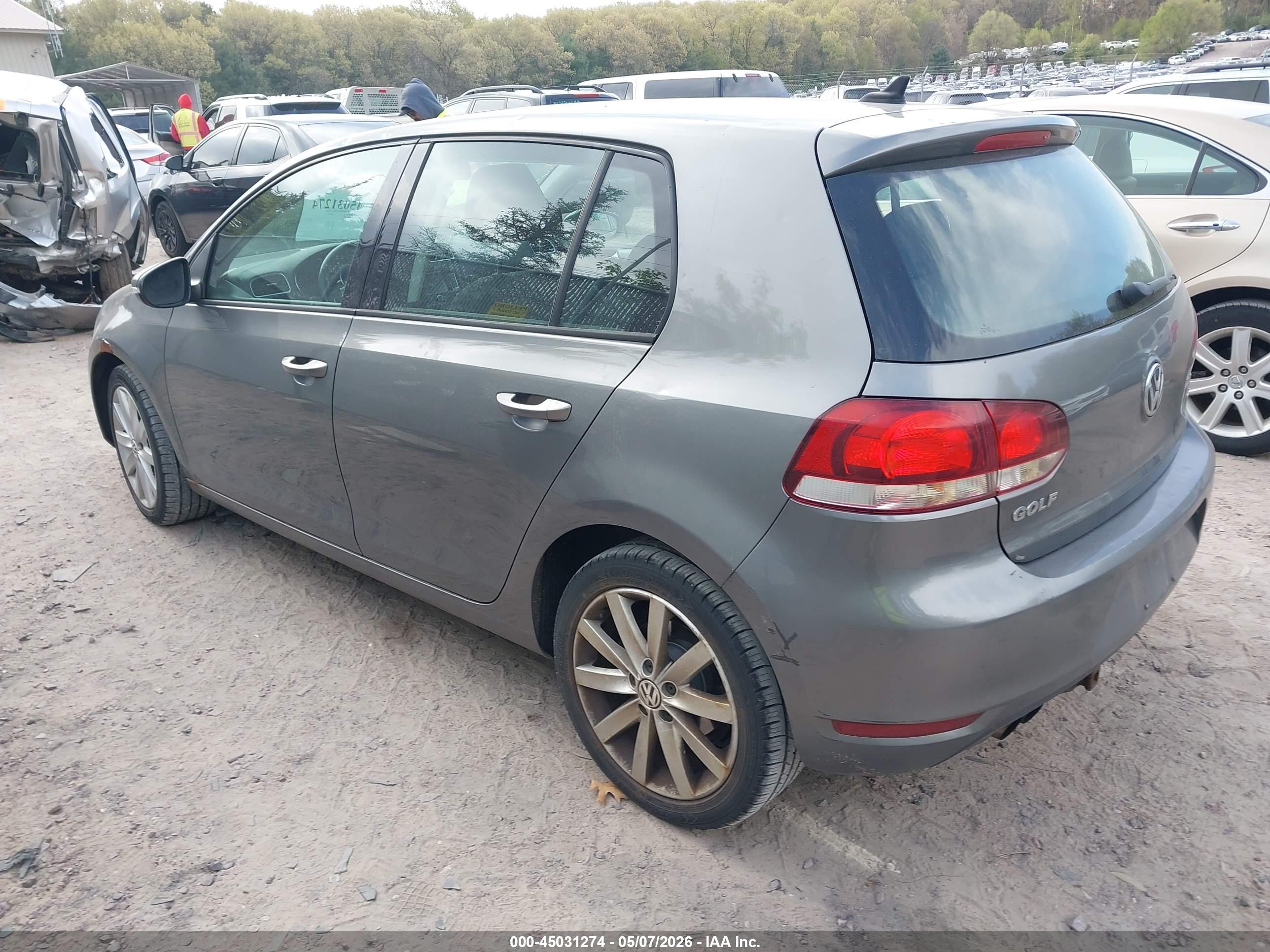 VOLKSWAGEN GOLF image 3