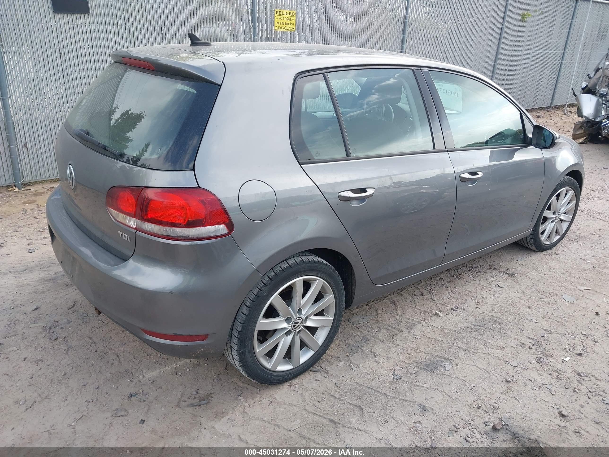 VOLKSWAGEN GOLF image 4